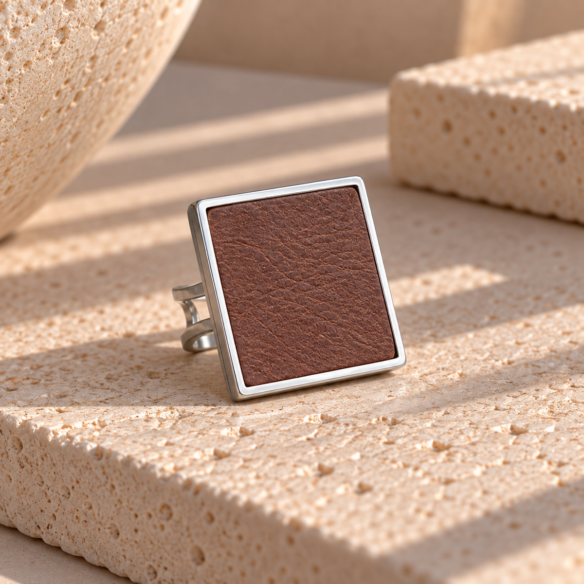SQUARE LEATHER RING