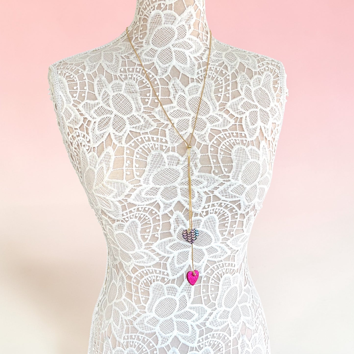 SLIDER LEATHER HEARTS NECKLACE