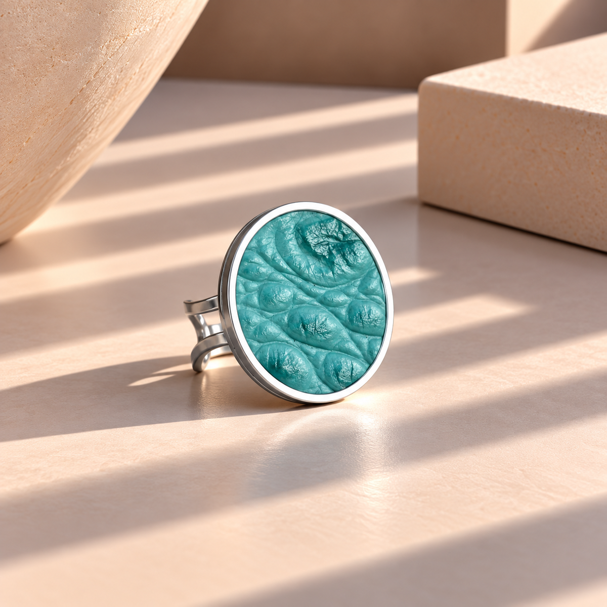 ROUND LEATHER RING