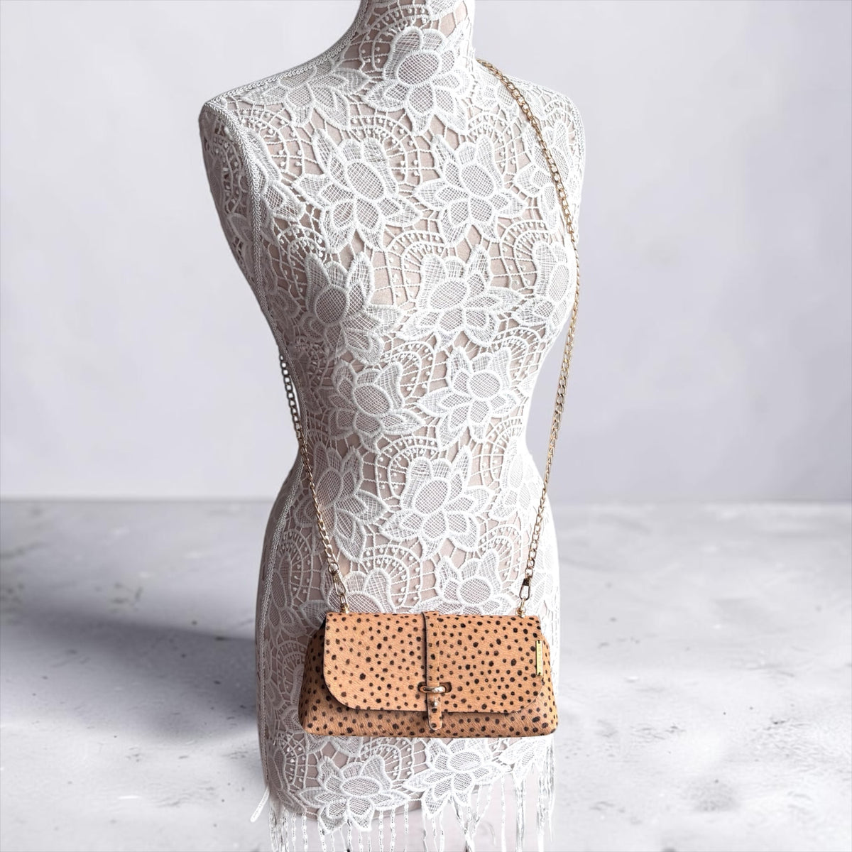HAIR-ON DAISY BAG