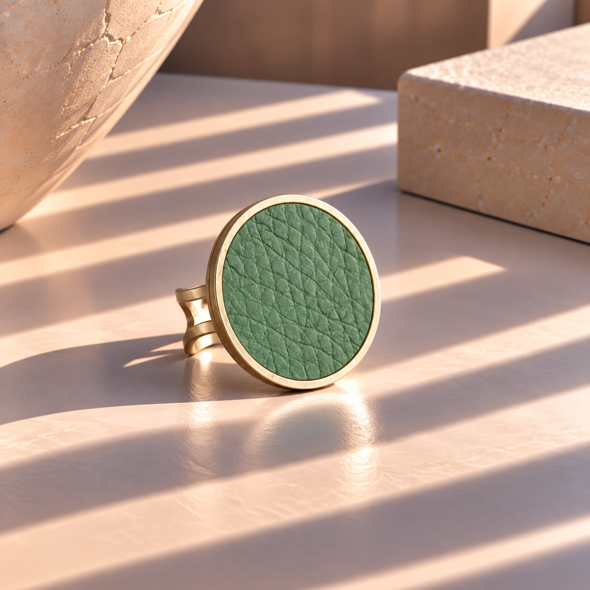 ROUND LEATHER RING