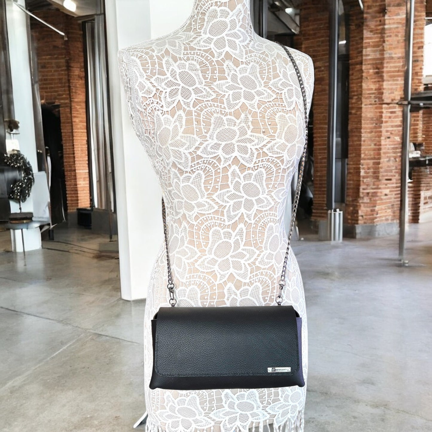 CAROLA LEATHER BAG