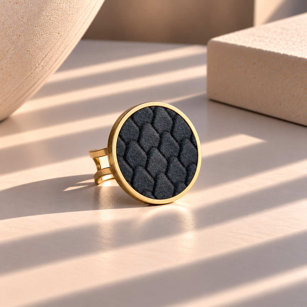 ROUND LEATHER RING