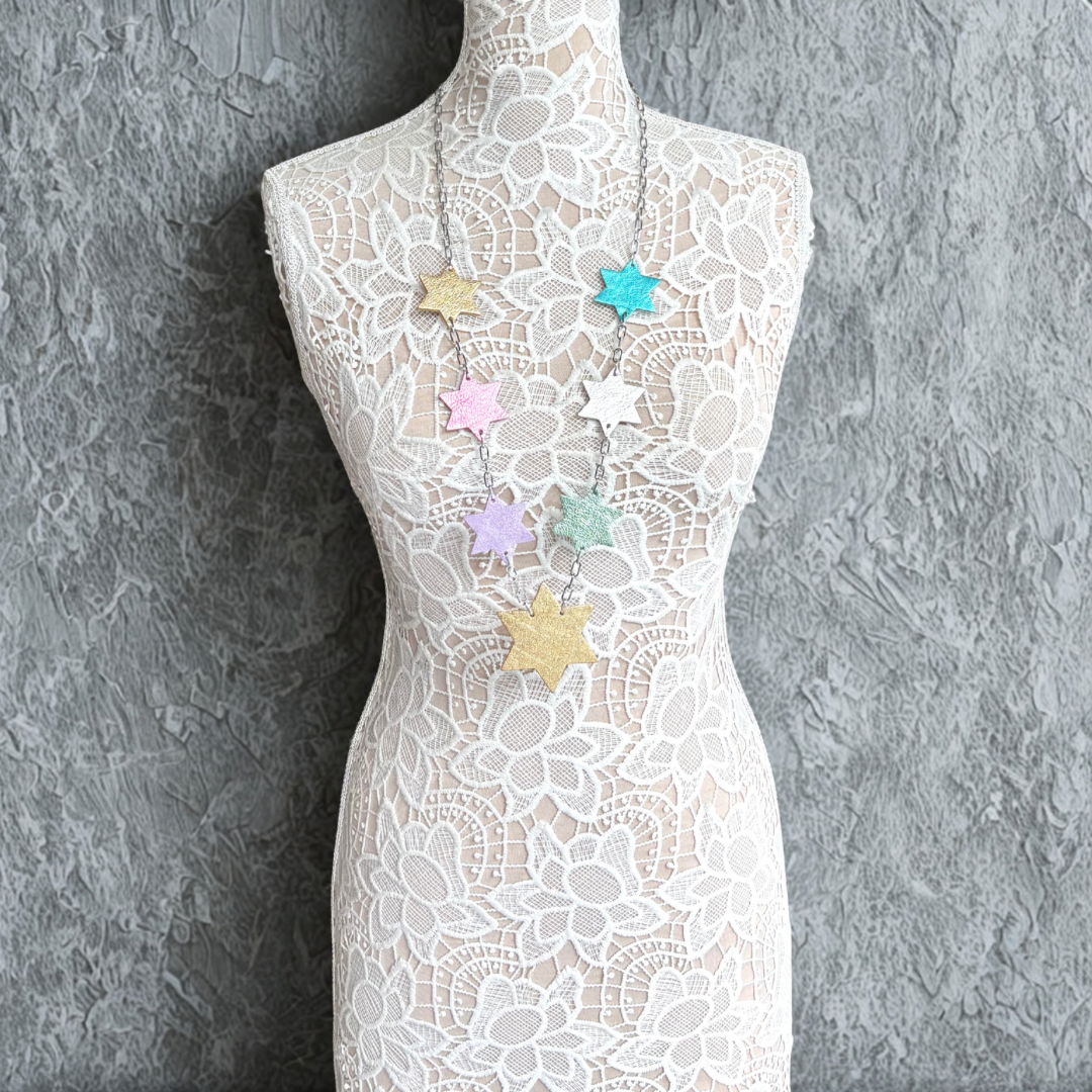 LEATHER STARS NECKLACE