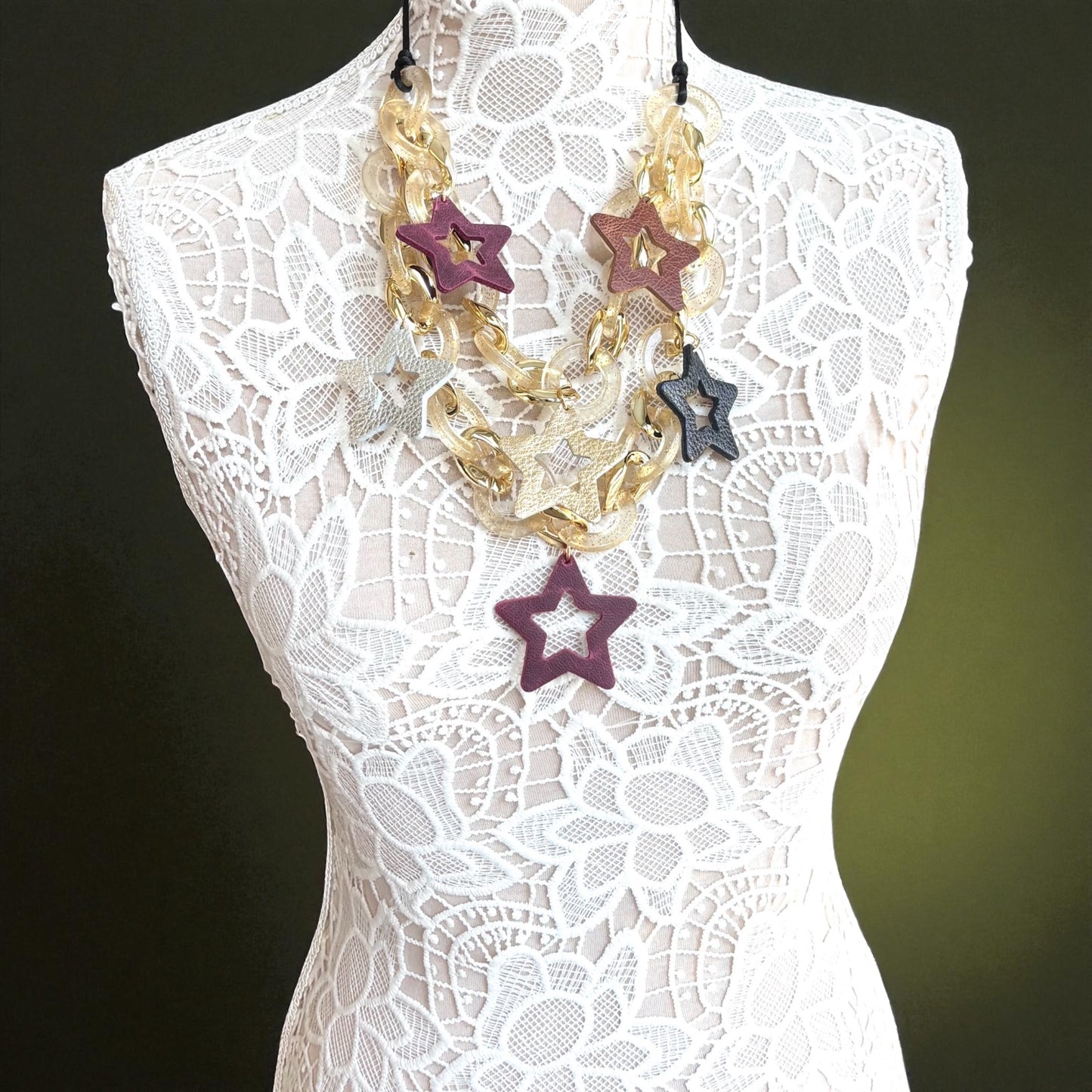 LEATHER STARS NECKLACE