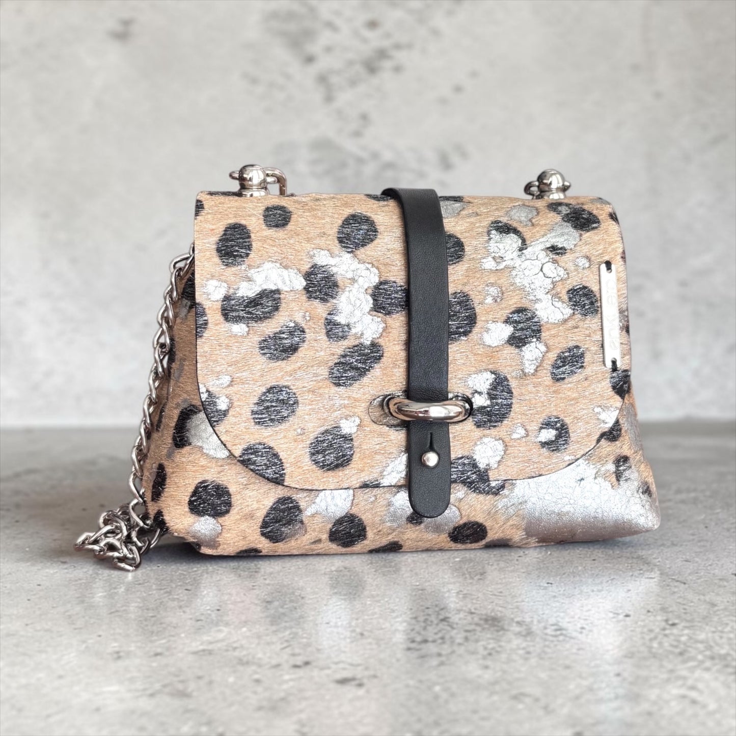HAIR-ON MINI DAISY BAG