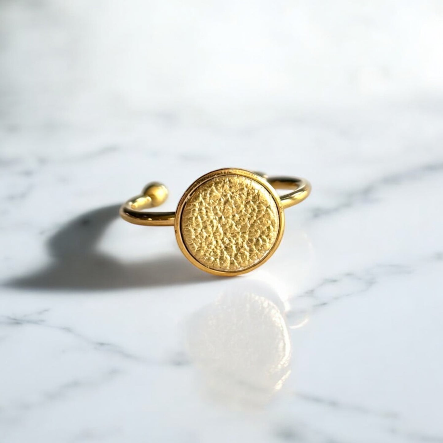 SMALL LEATHER RING