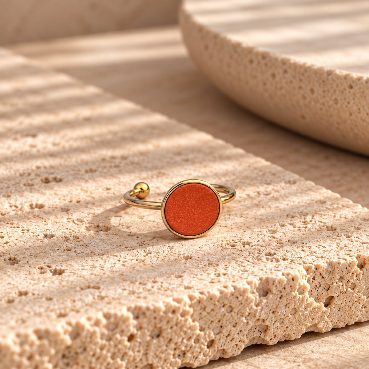 SMALL ROUND LEATHER RING