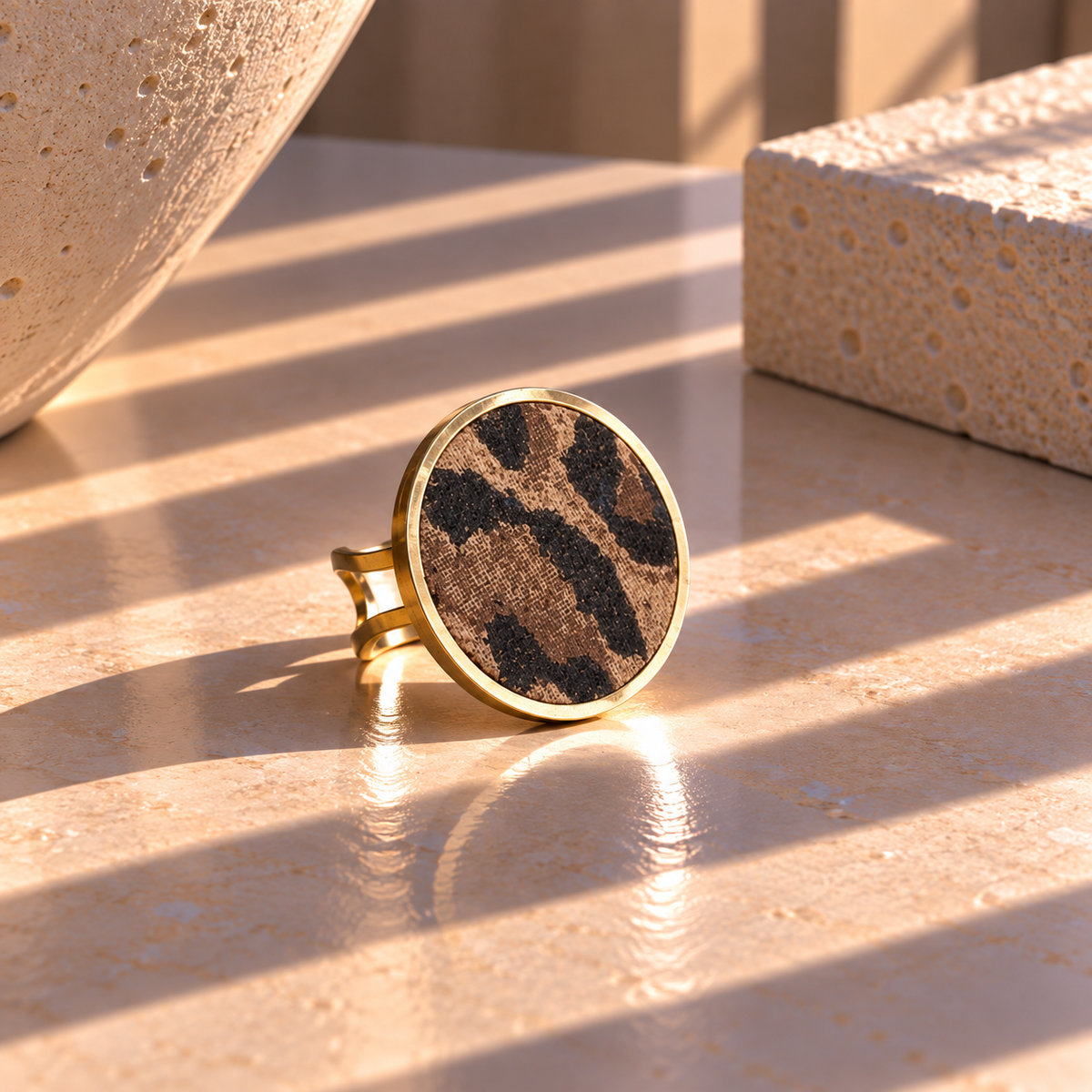 ROUND LEATHER RING