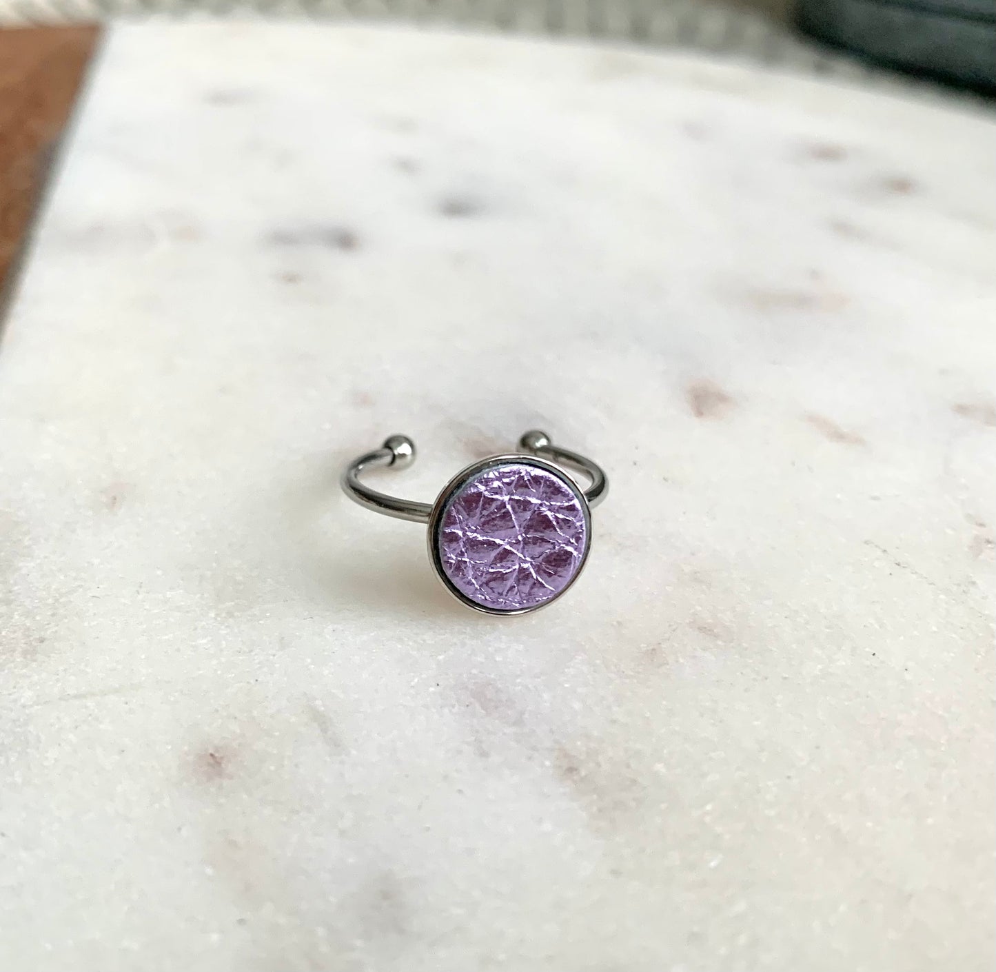 SMALL LEATHER RING