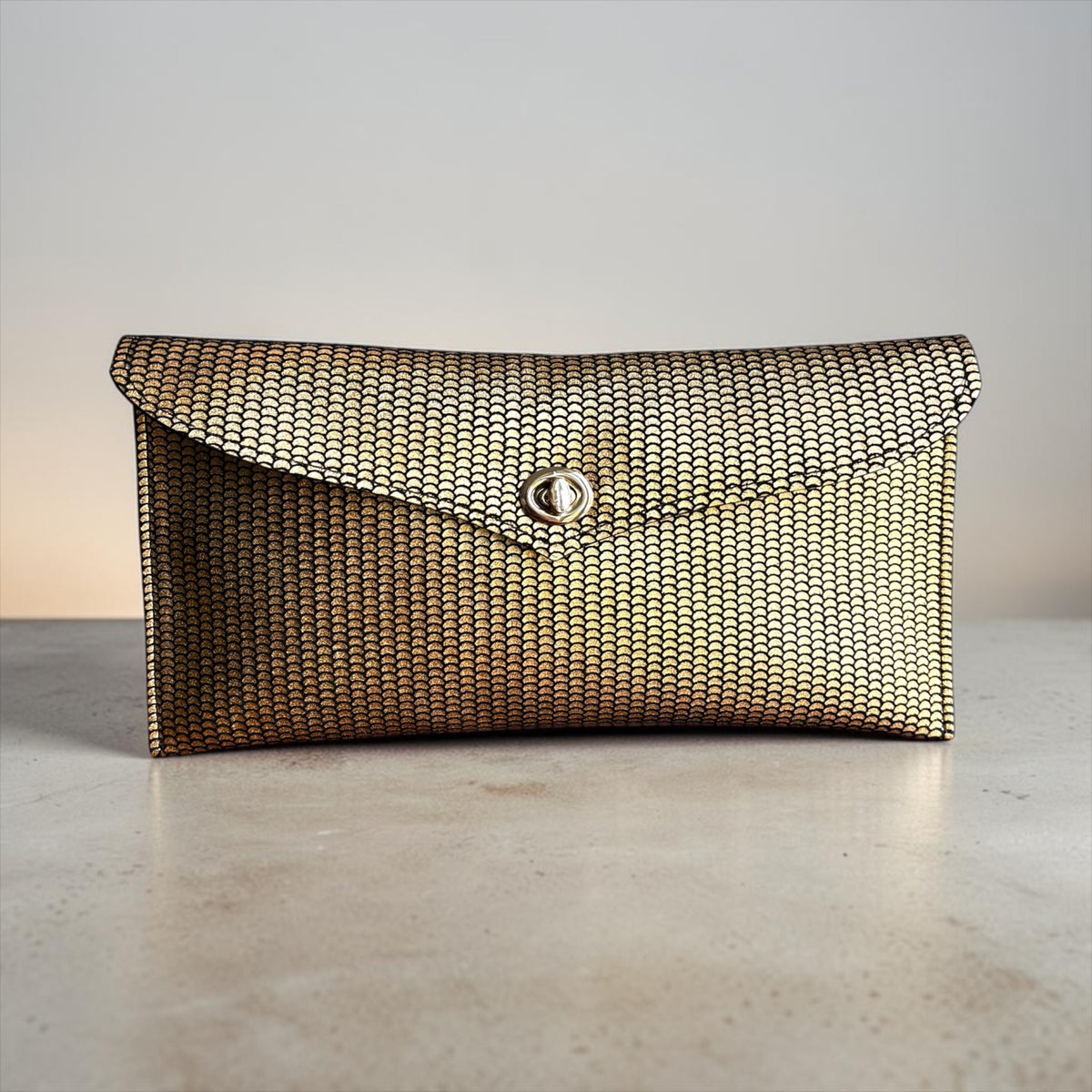 CLUTCH BAG
