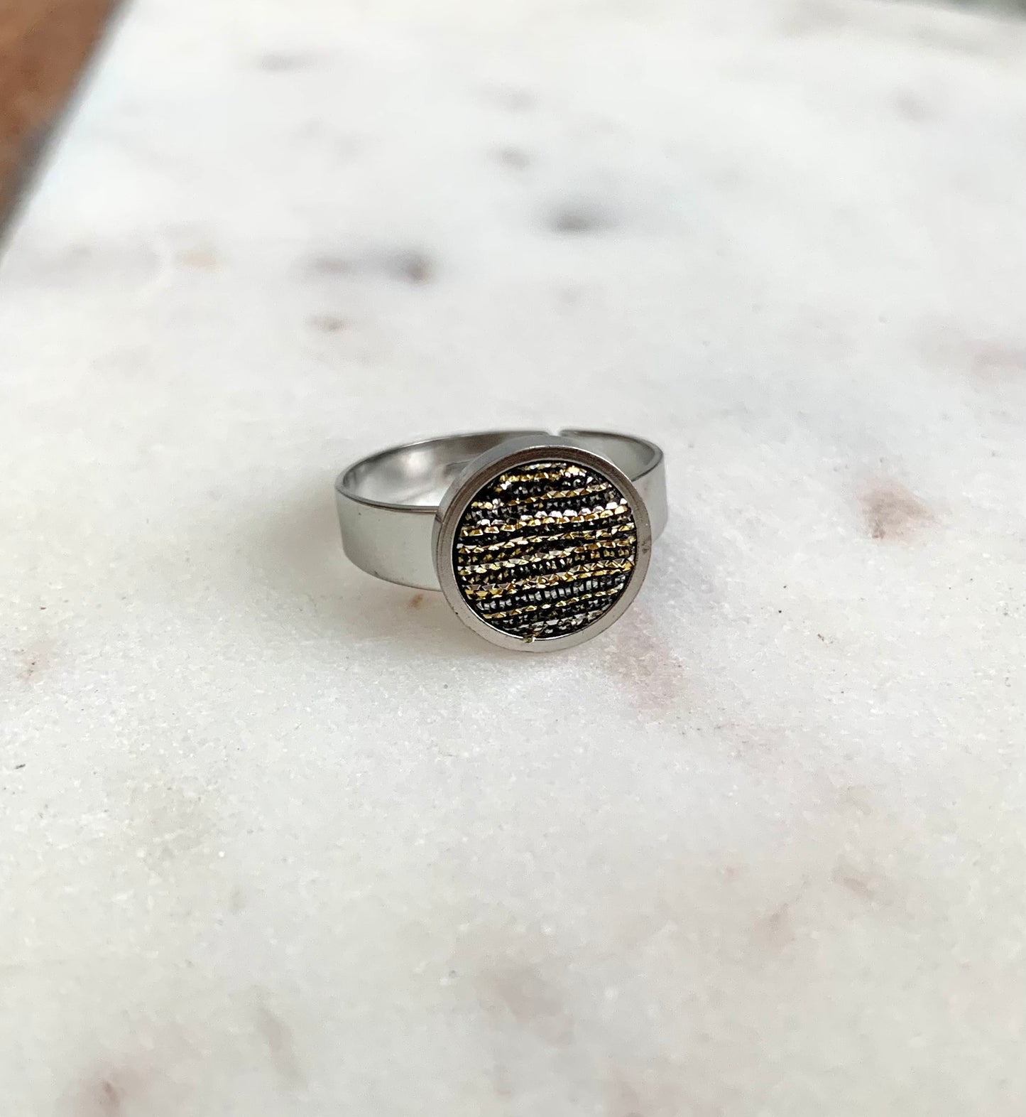SMALL LEATHER RING