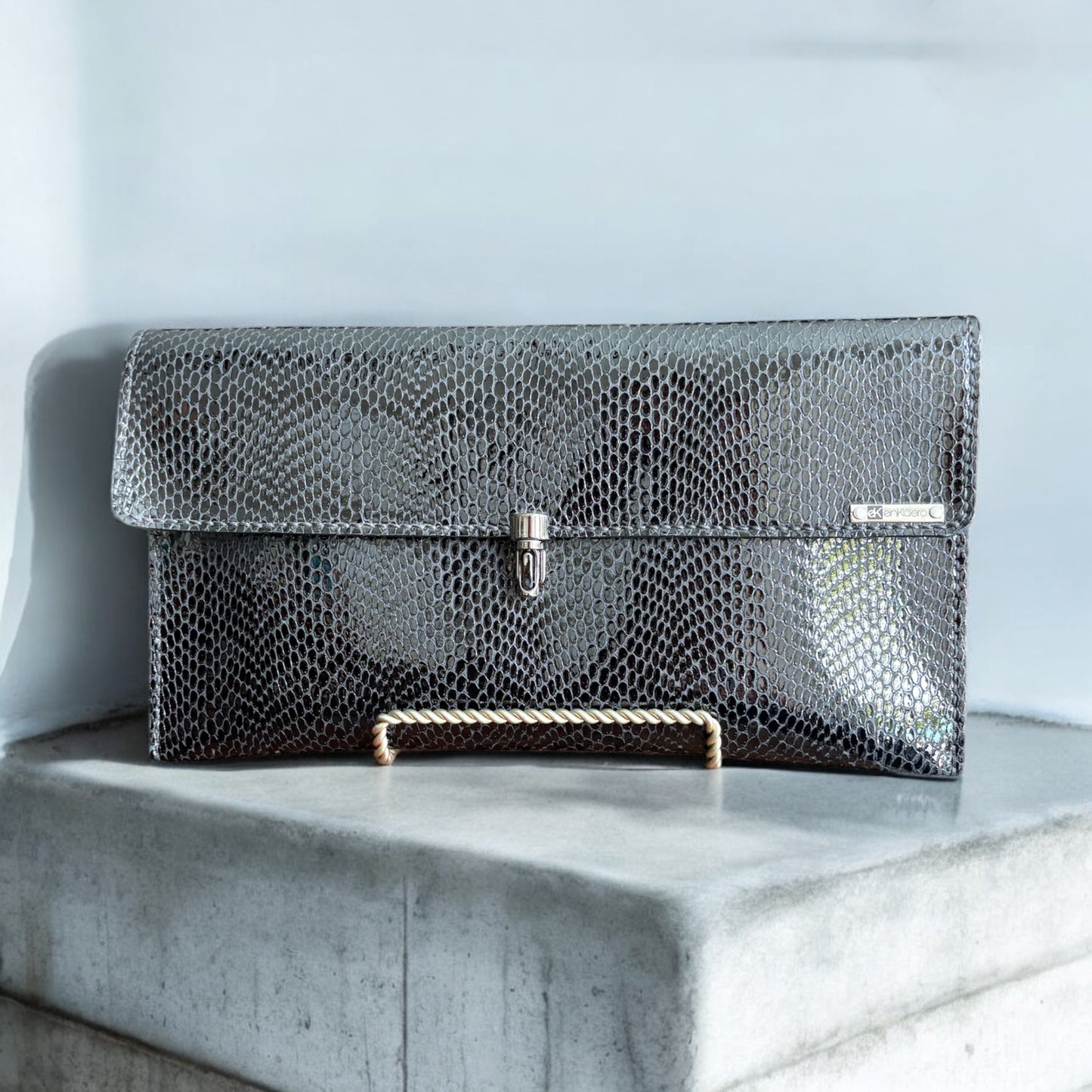 BLACK LEATHER CLUTCH BAG