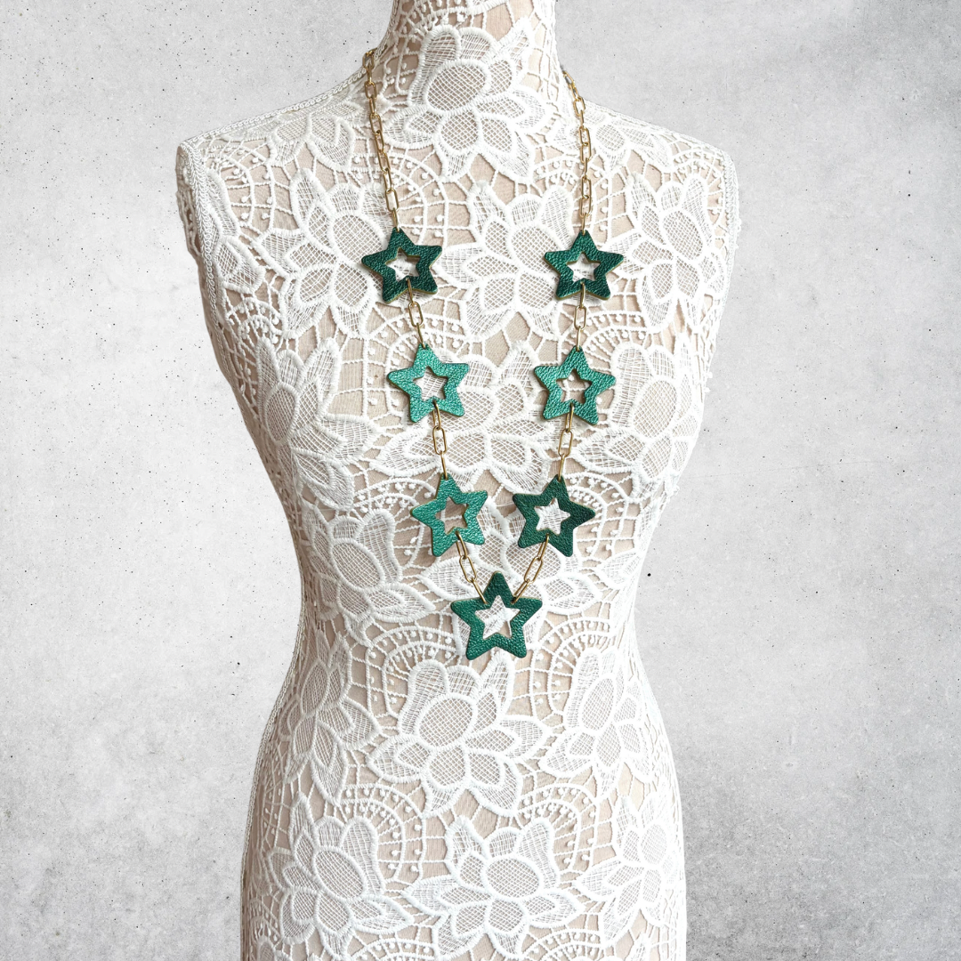 LEATHER STARS NECKLACE