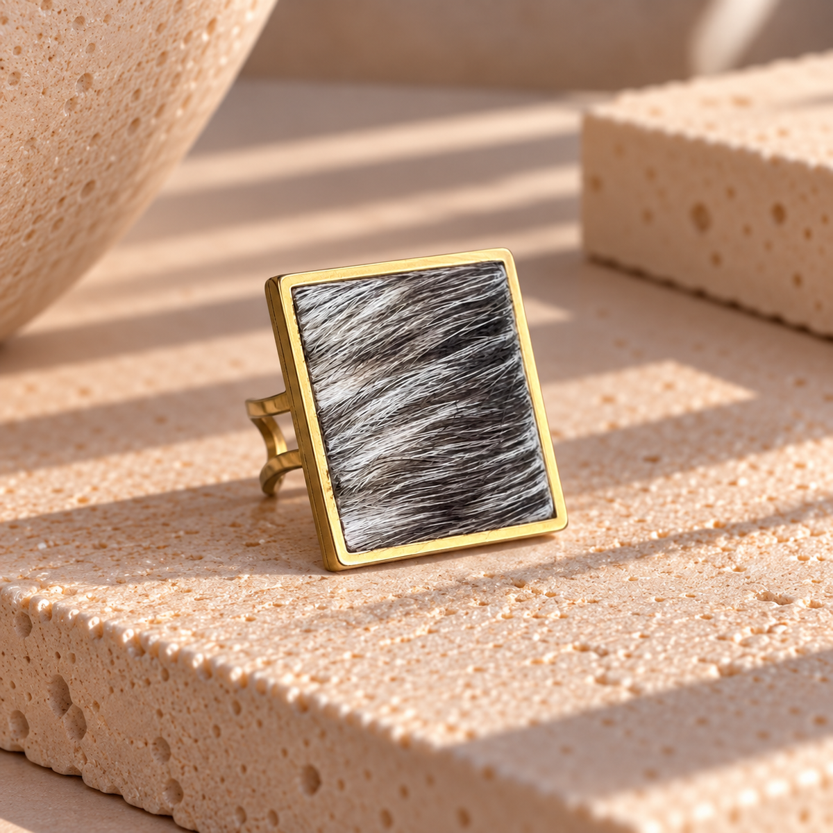 SQUARE LEATHER RING