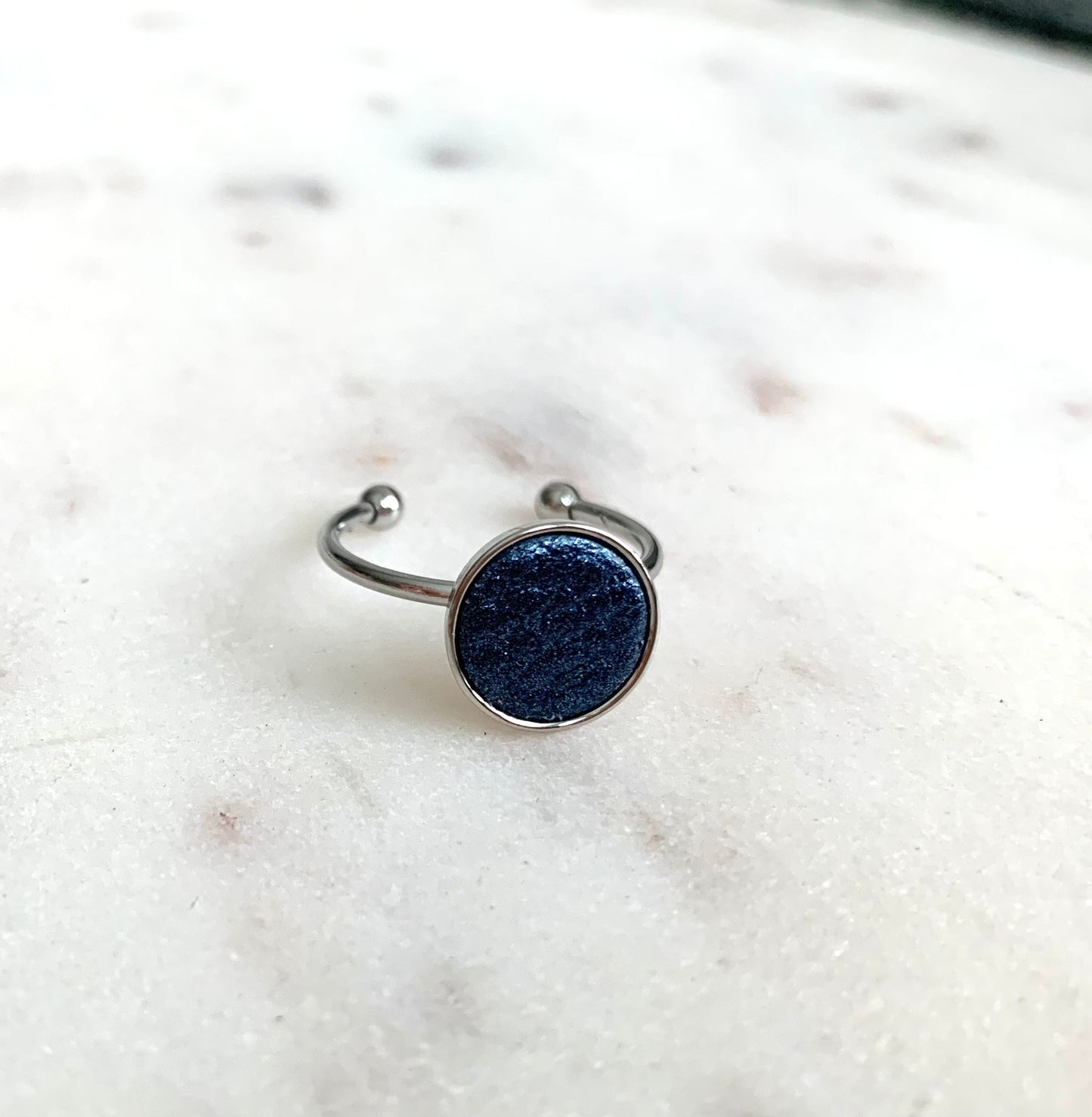 SMALL LEATHER RING