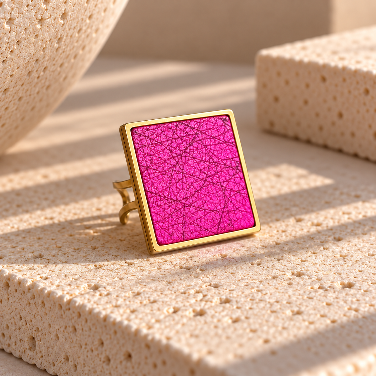 SQUARE LEATHER RING