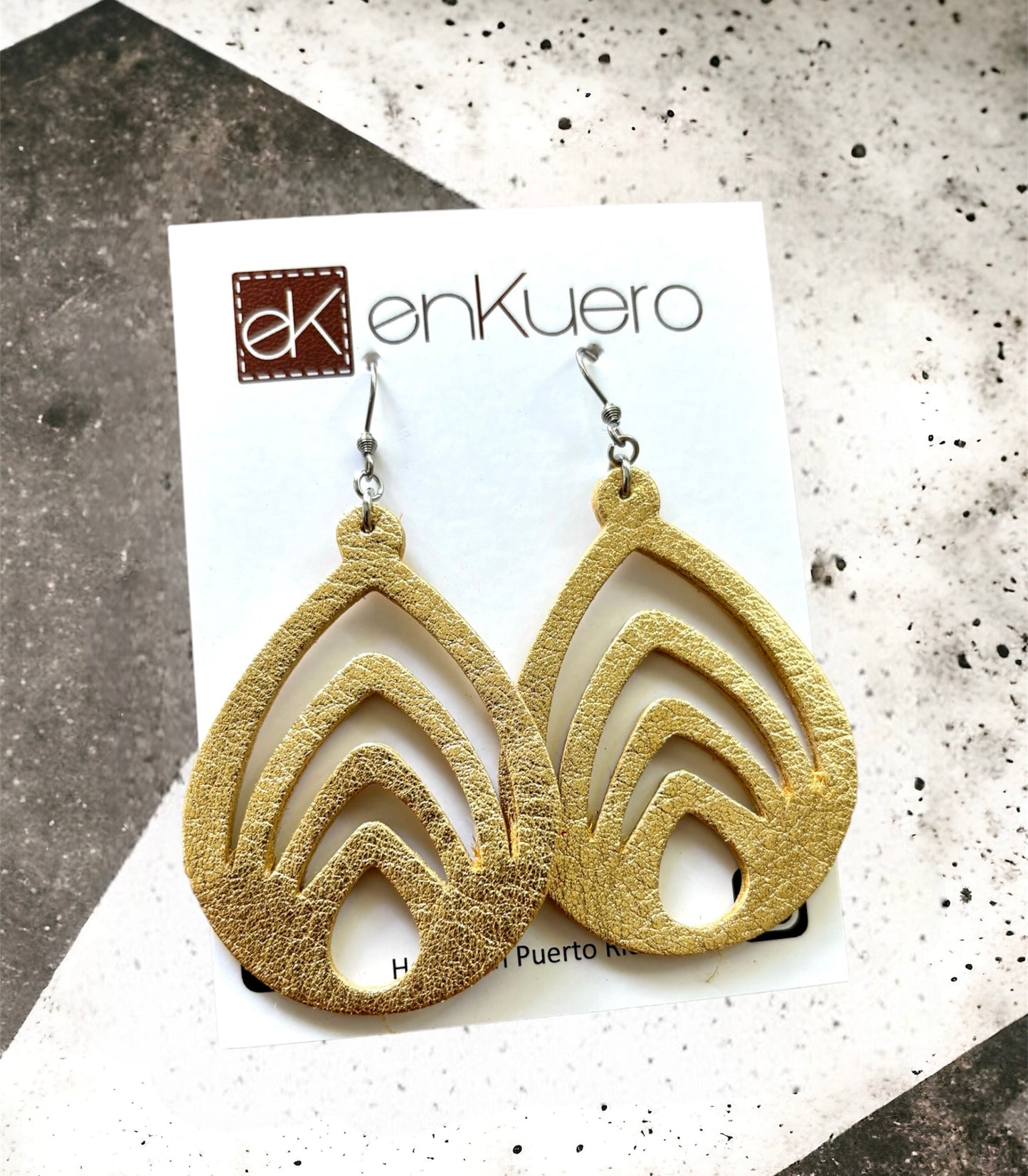 CUTOUT LEATHER EARRINGS