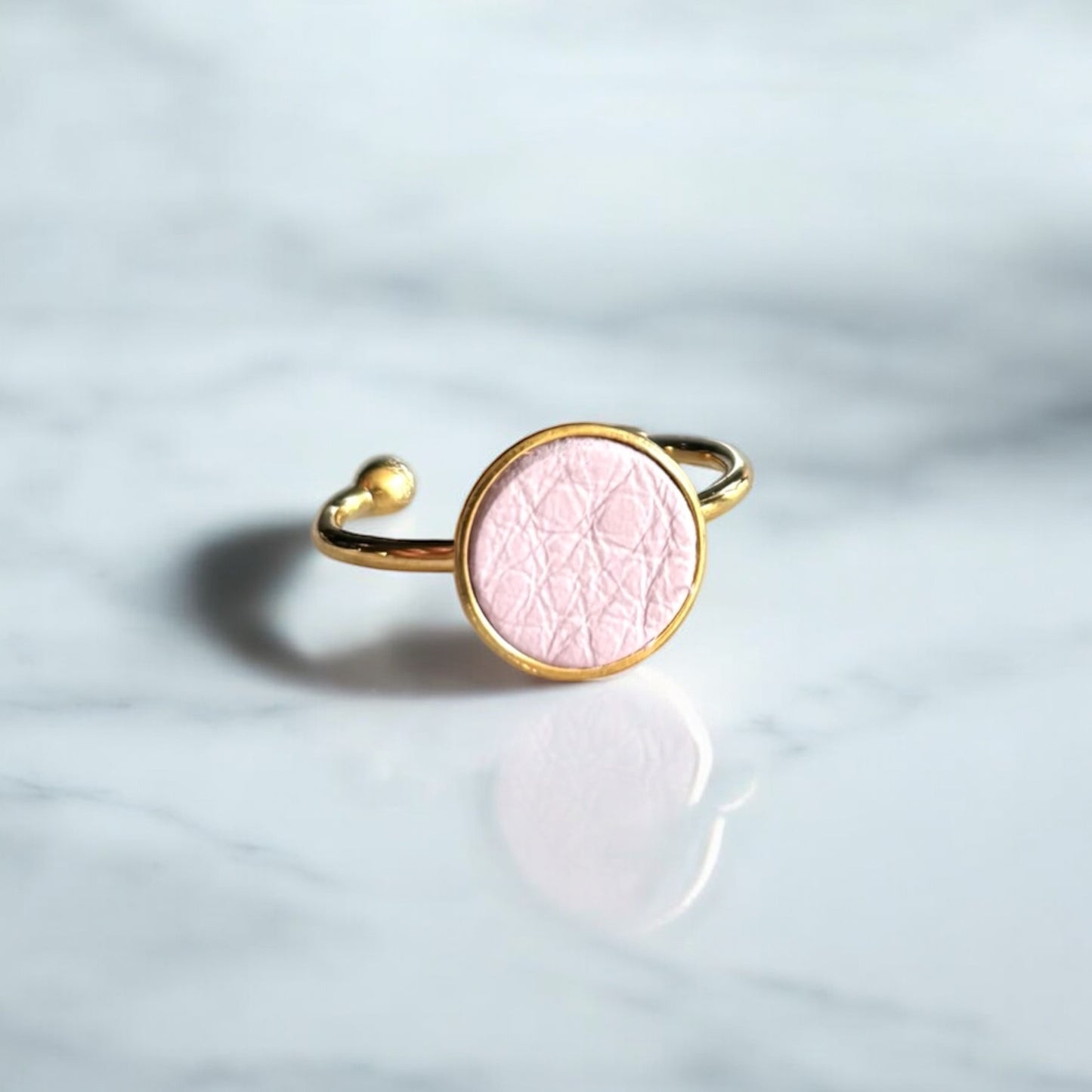SMALL LEATHER RING
