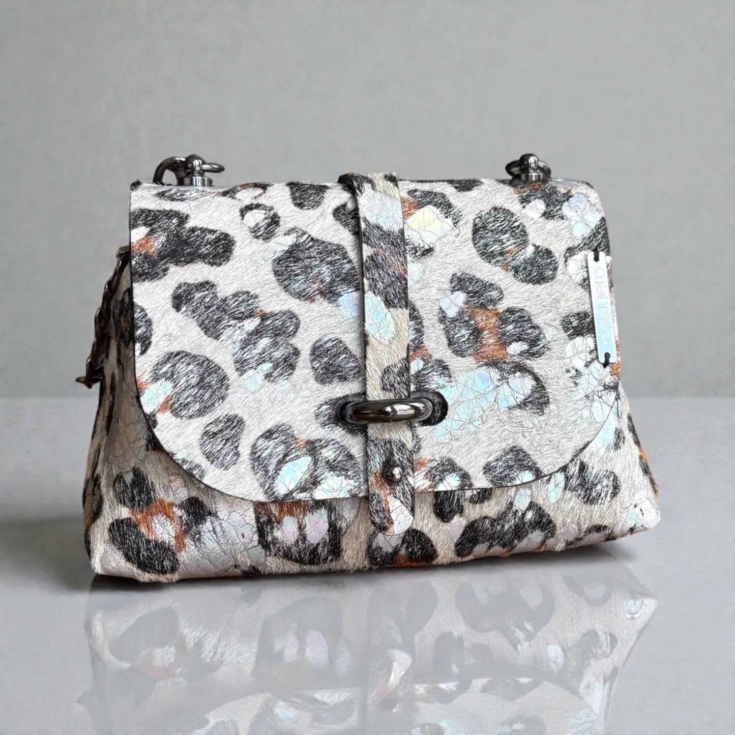 HAIR-ON MINI DAISY BAG