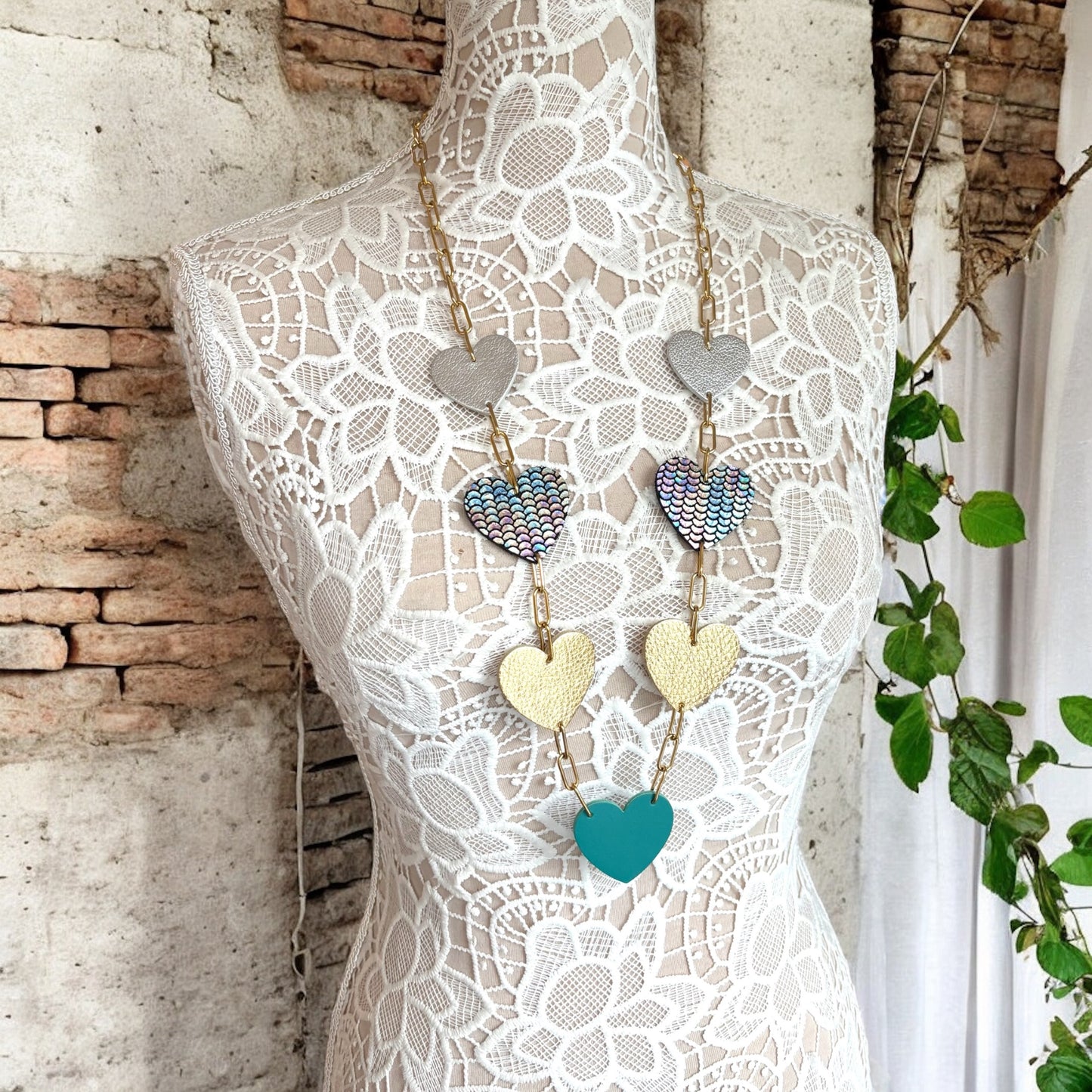 LEATHER HEARTS NECKLACE