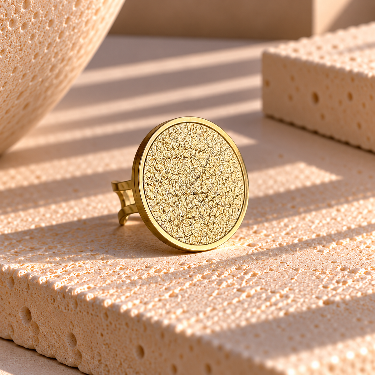 ROUND LEATHER RING