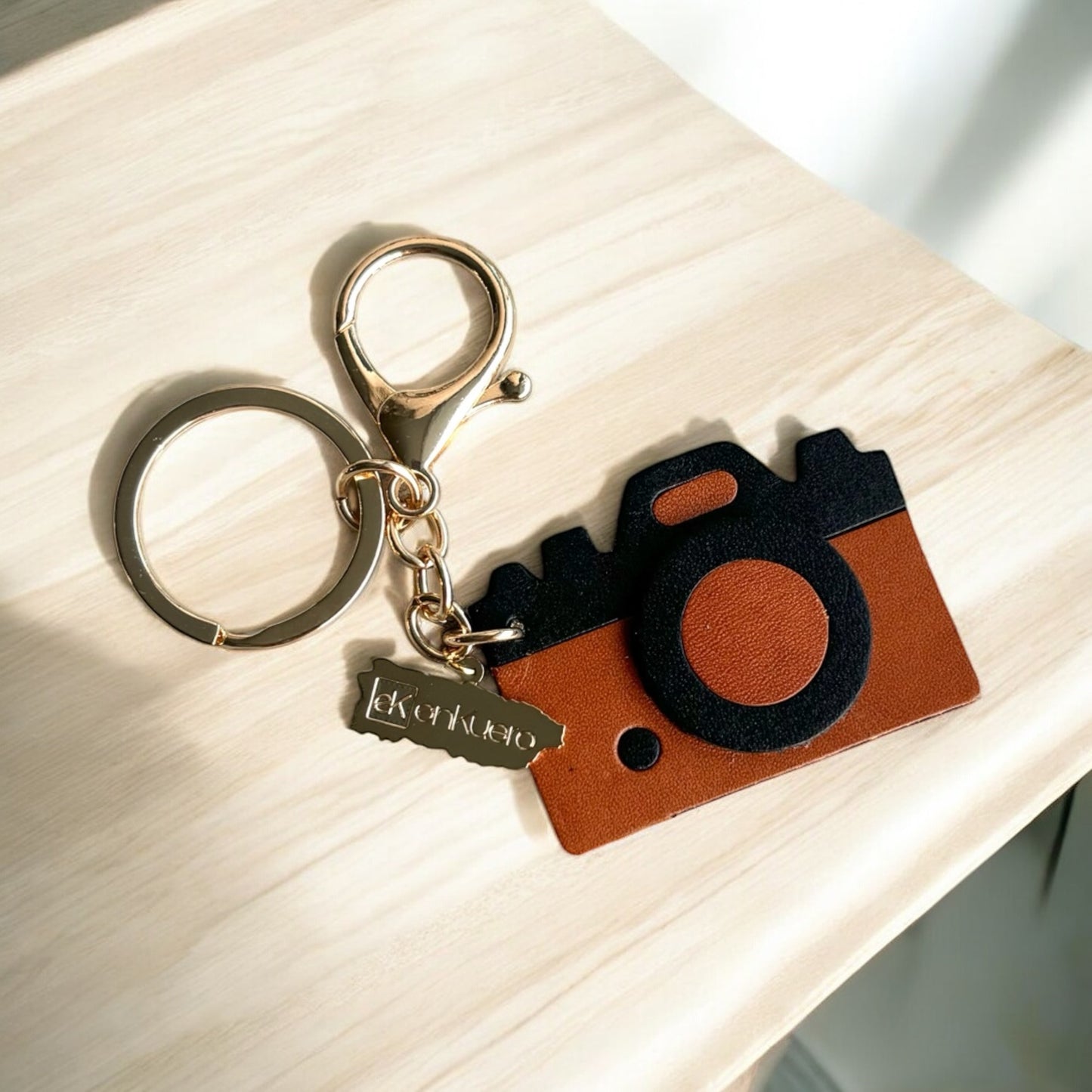 CAMERA KEYCHAIN / BAG CHARM