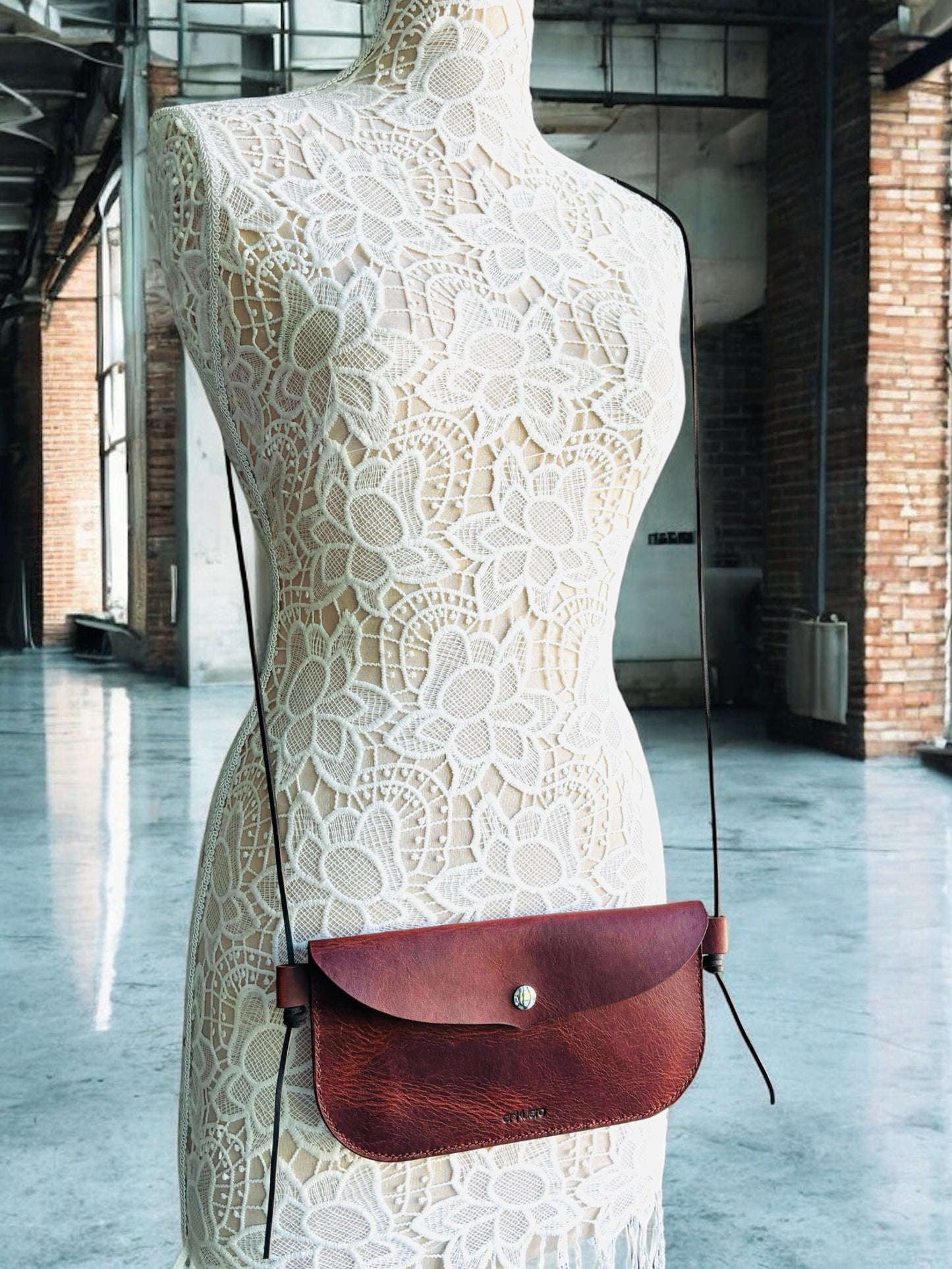 CIO LEATHER BAG