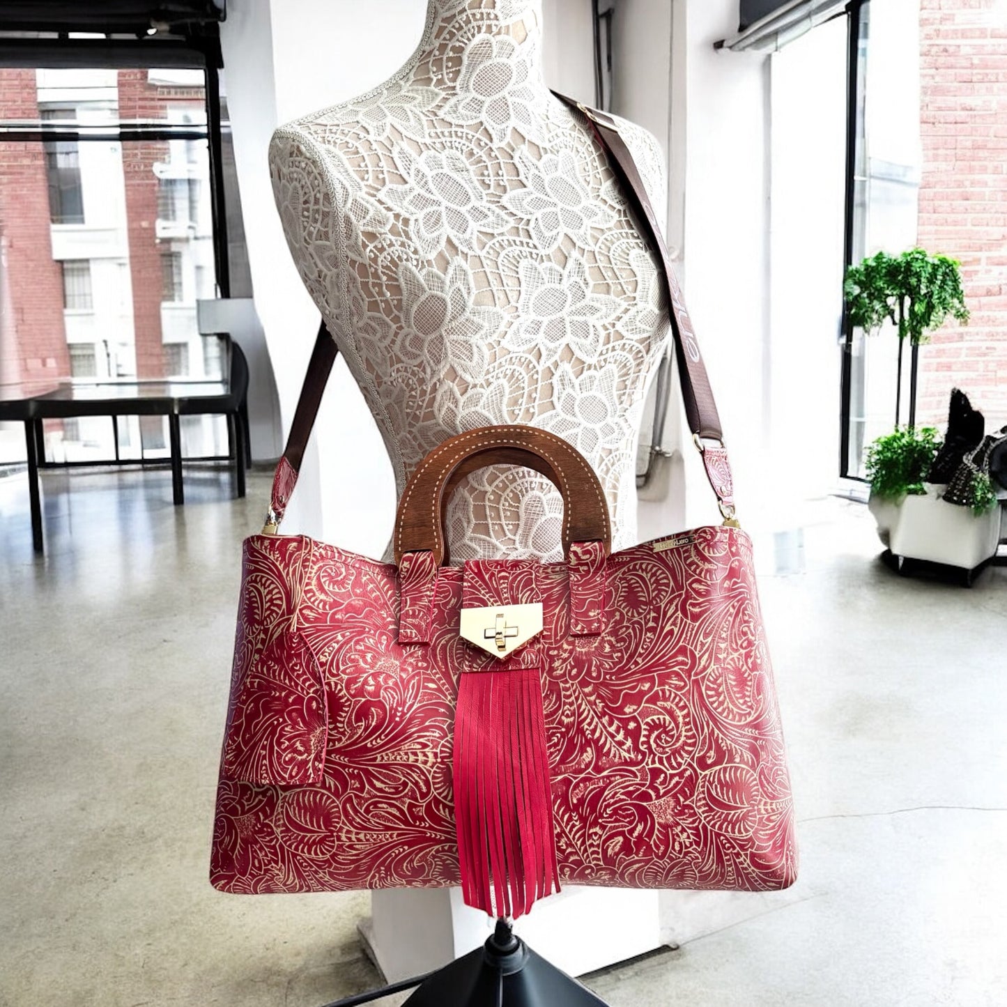 EMBOSSED LEATHER TOTE BAG