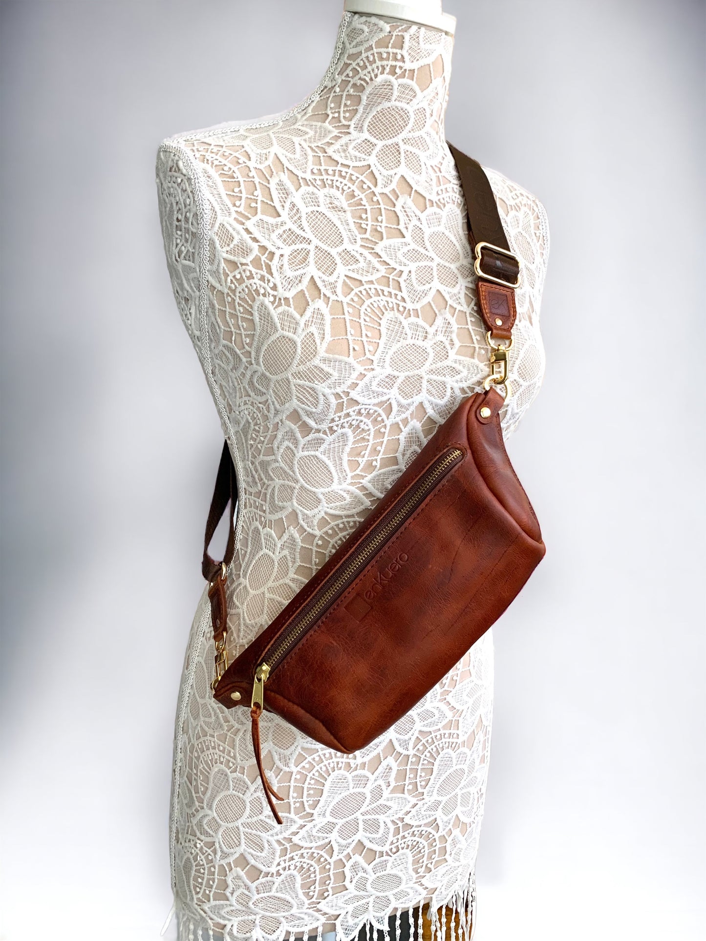 ADJUSTABLE FANNY PACK / SHOULDER BAG