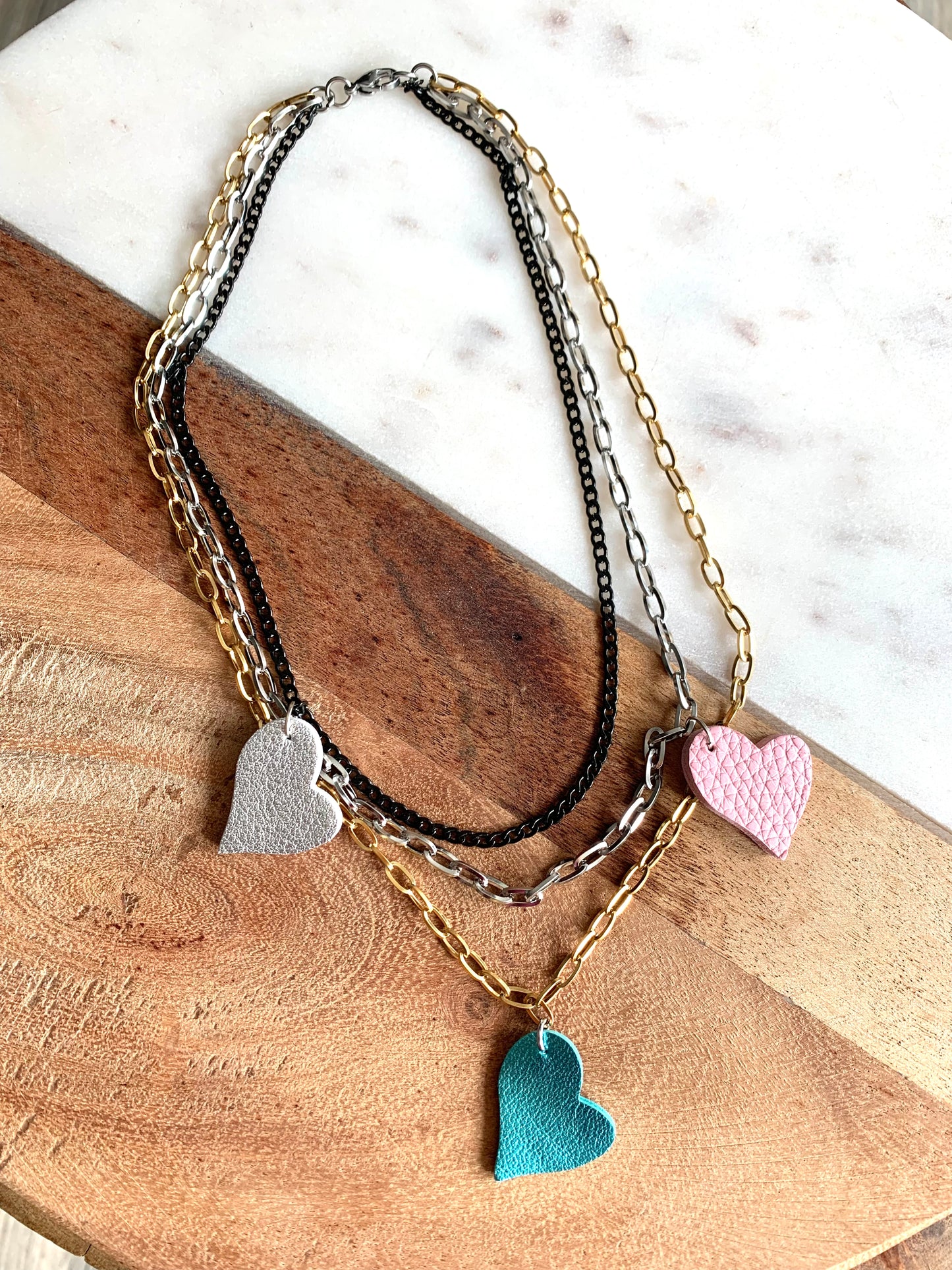HEARTS CHOKER NECKLACE