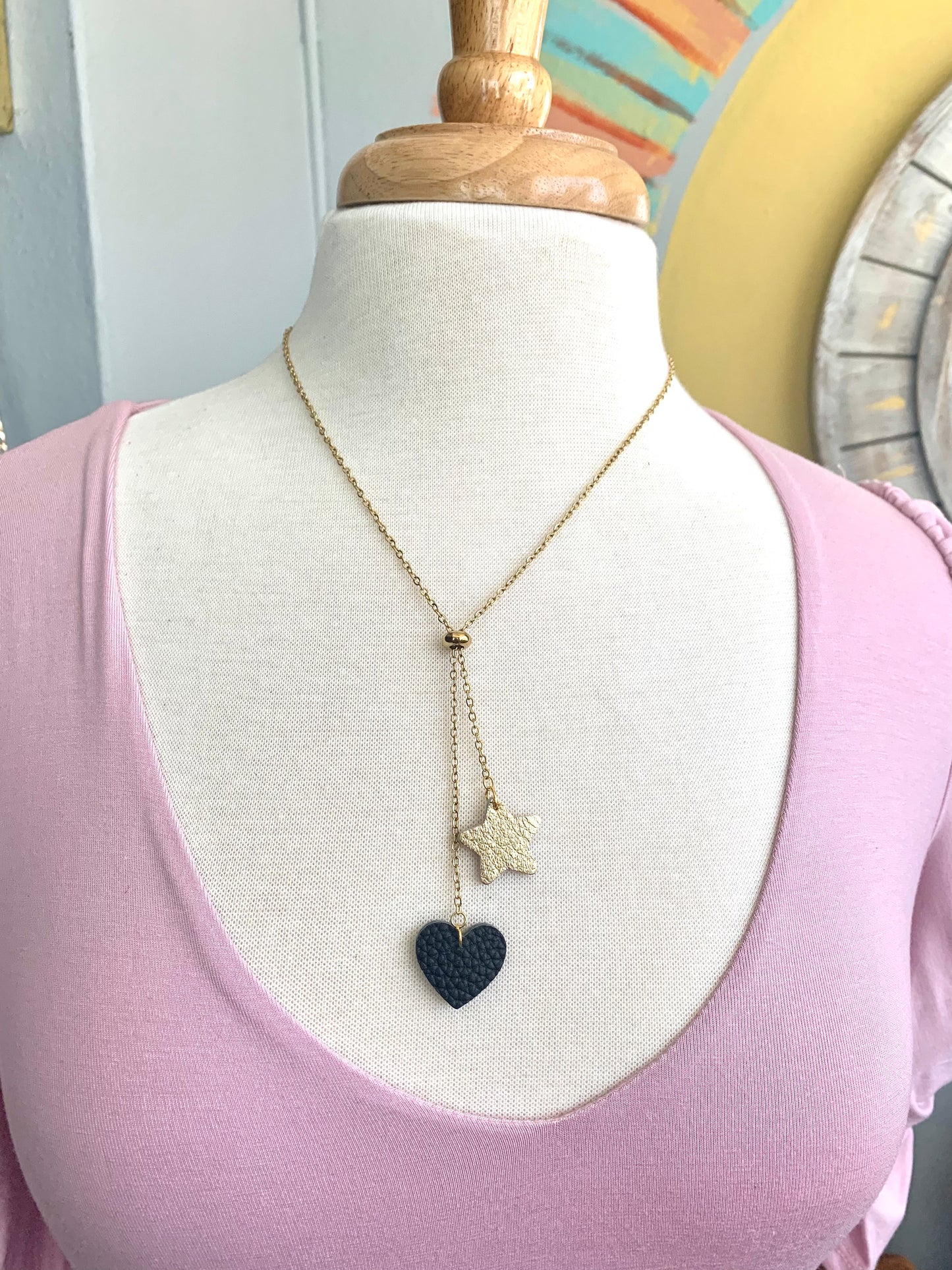 LEATHER HEART / STAR NECKLACE