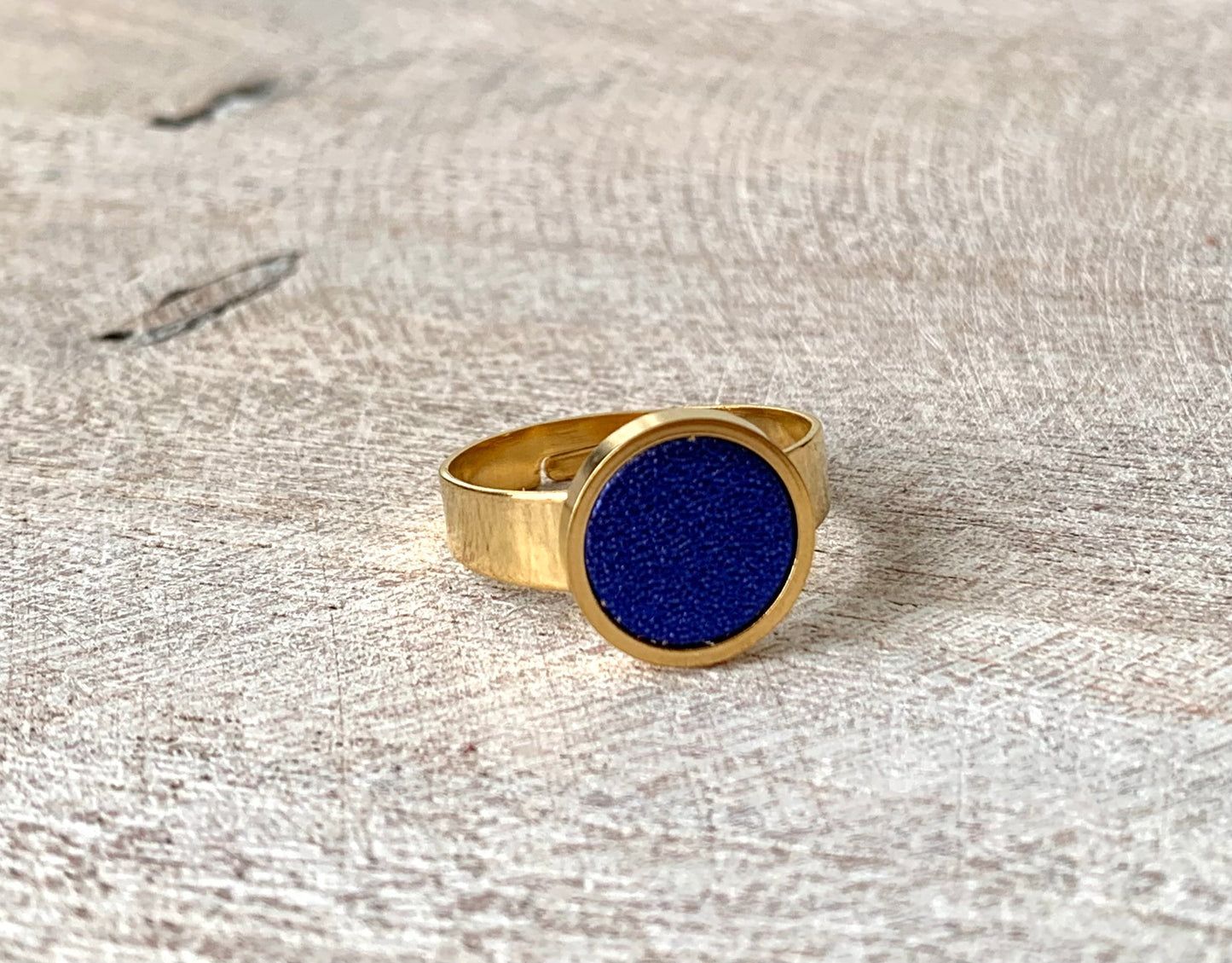 SMALL LEATHER RING