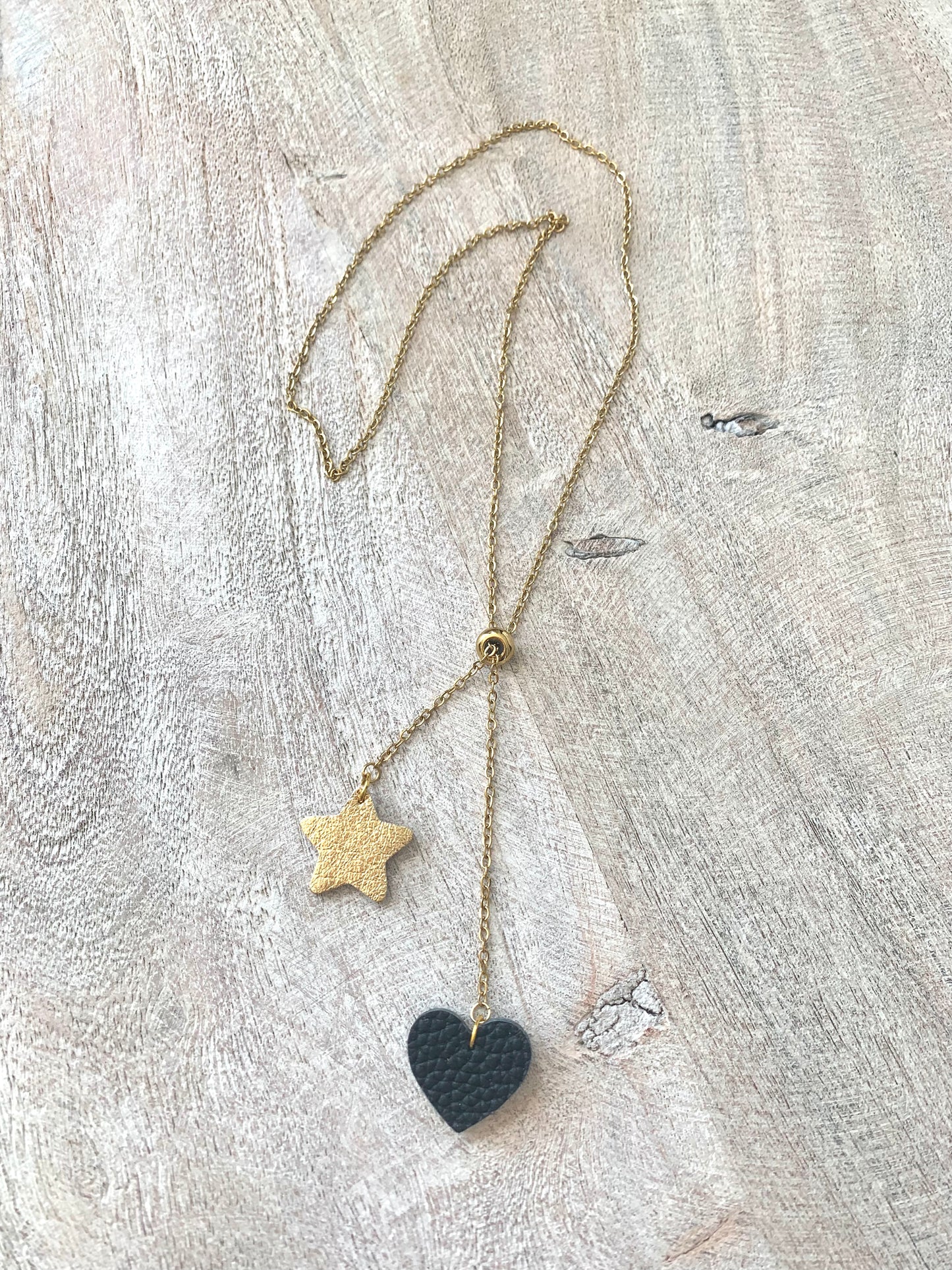 LEATHER HEART / STAR NECKLACE