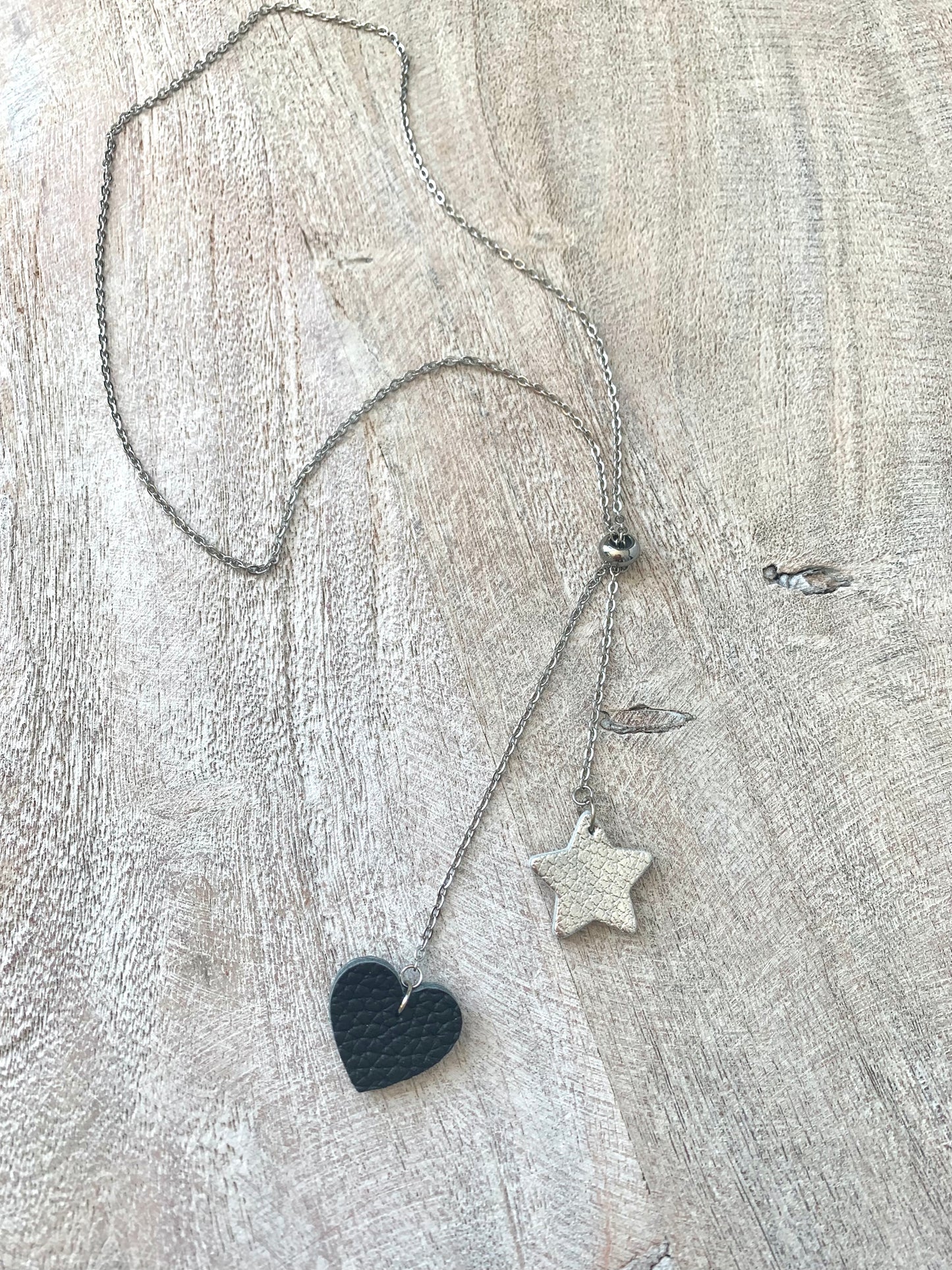 LEATHER HEART / STAR NECKLACE