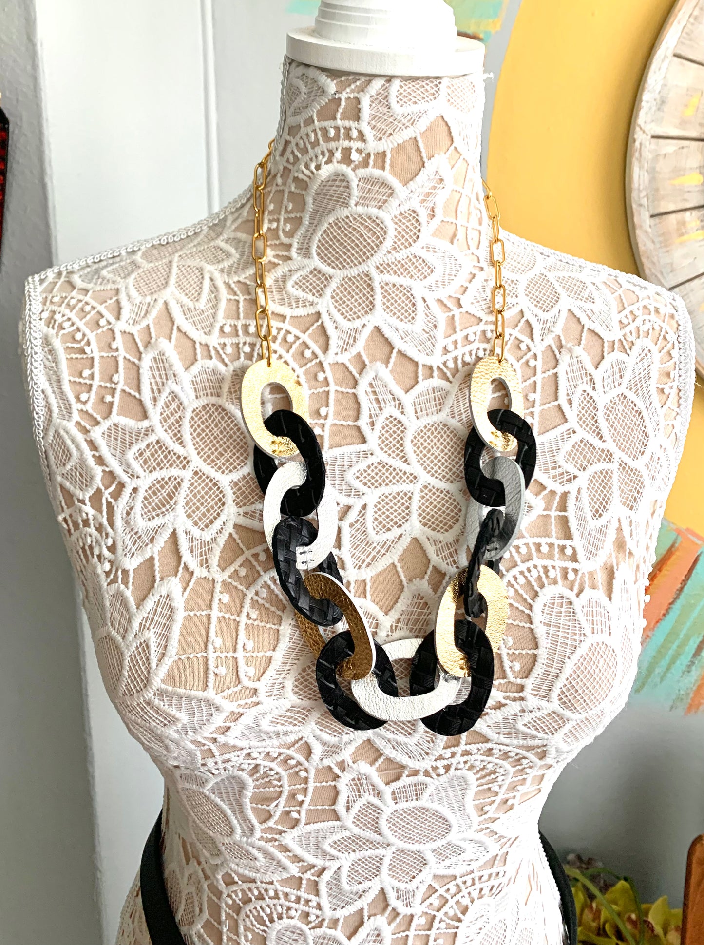 LEATHER NECKLACE