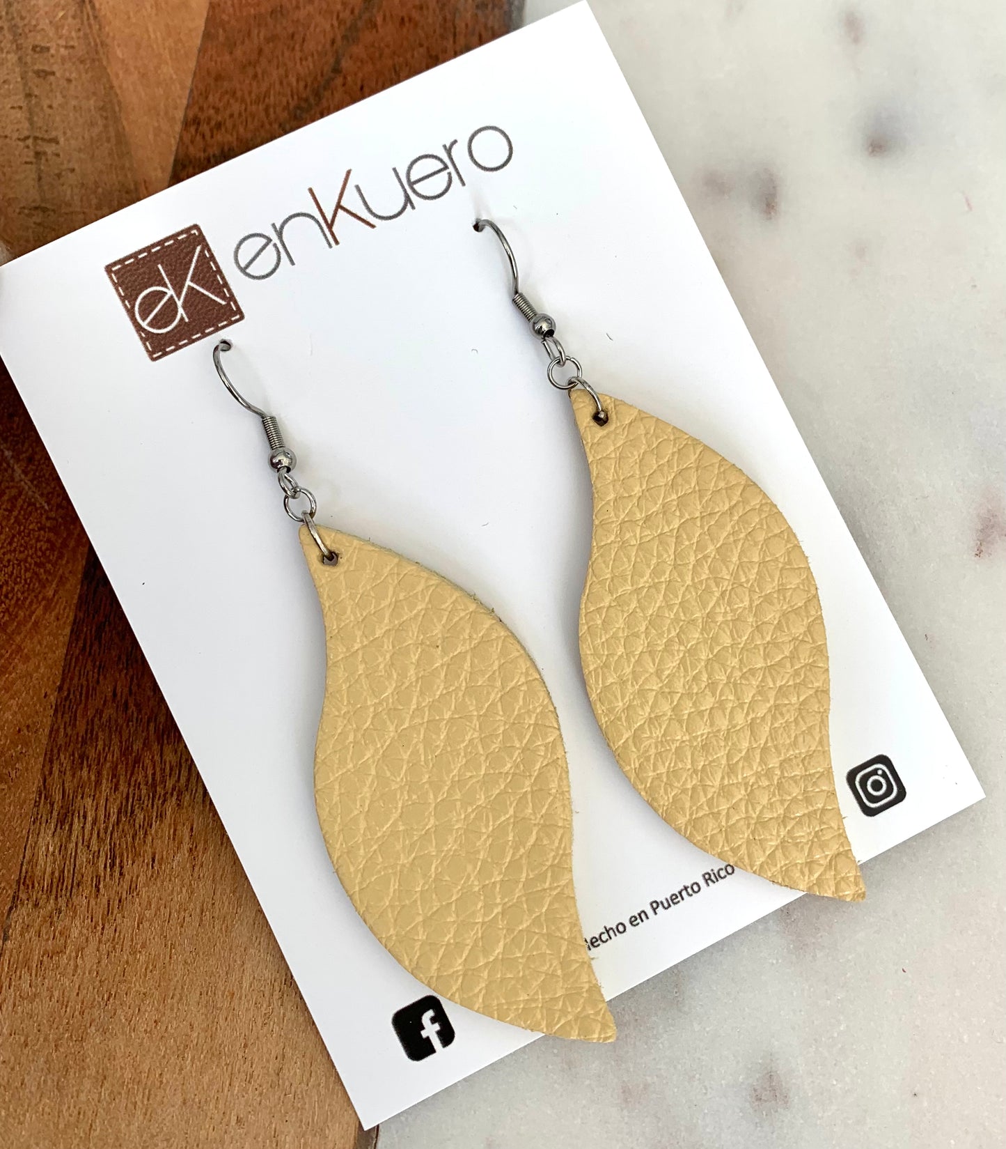 CURVED EARRINGS