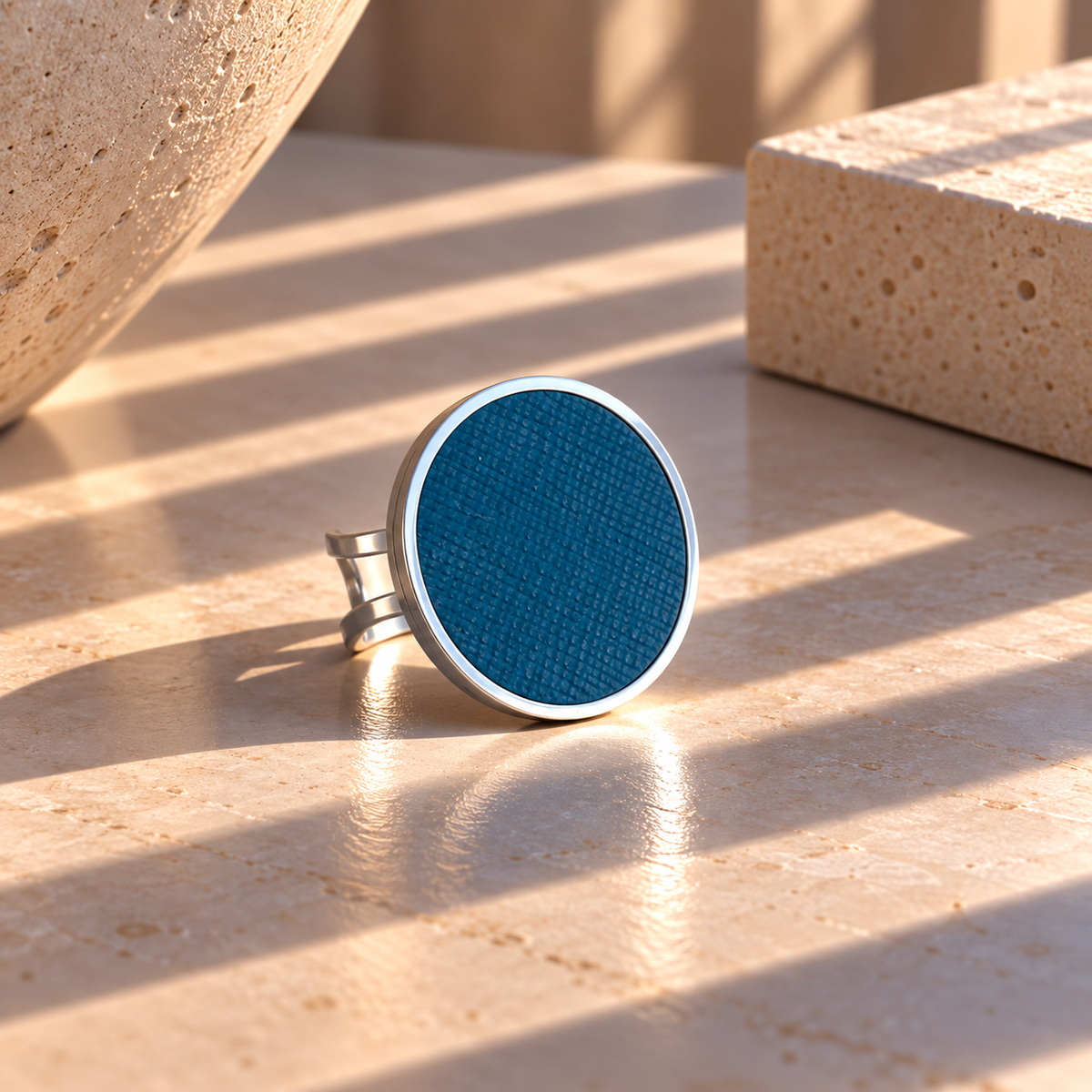 ROUND LEATHER RING