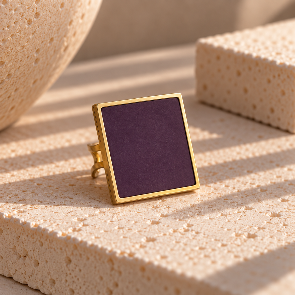 SQUARE LEATHER RING
