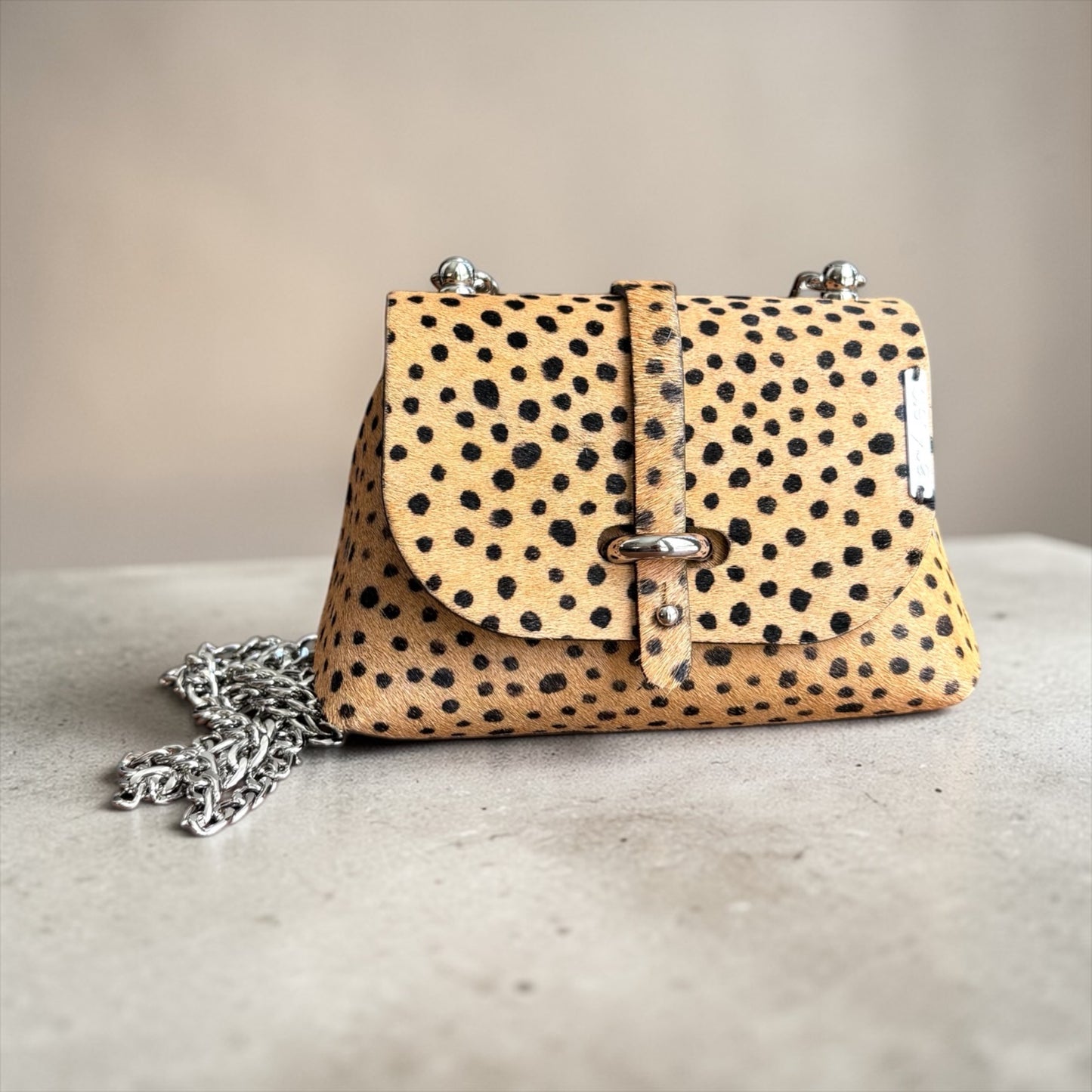 HAIR-ON MINI DAISY BAG