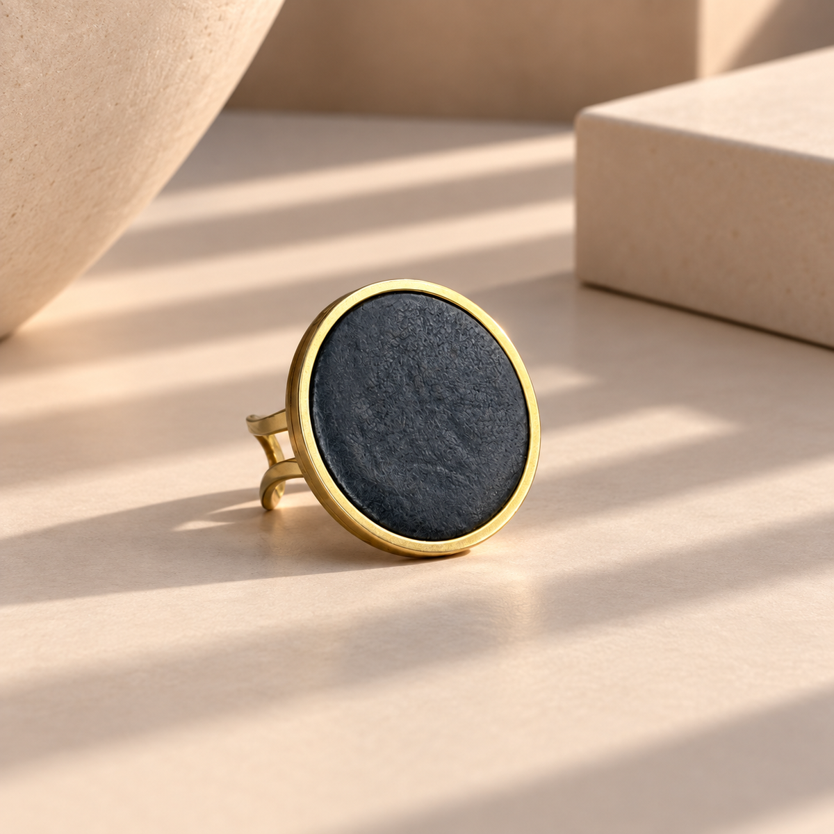 ROUND LEATHER RING
