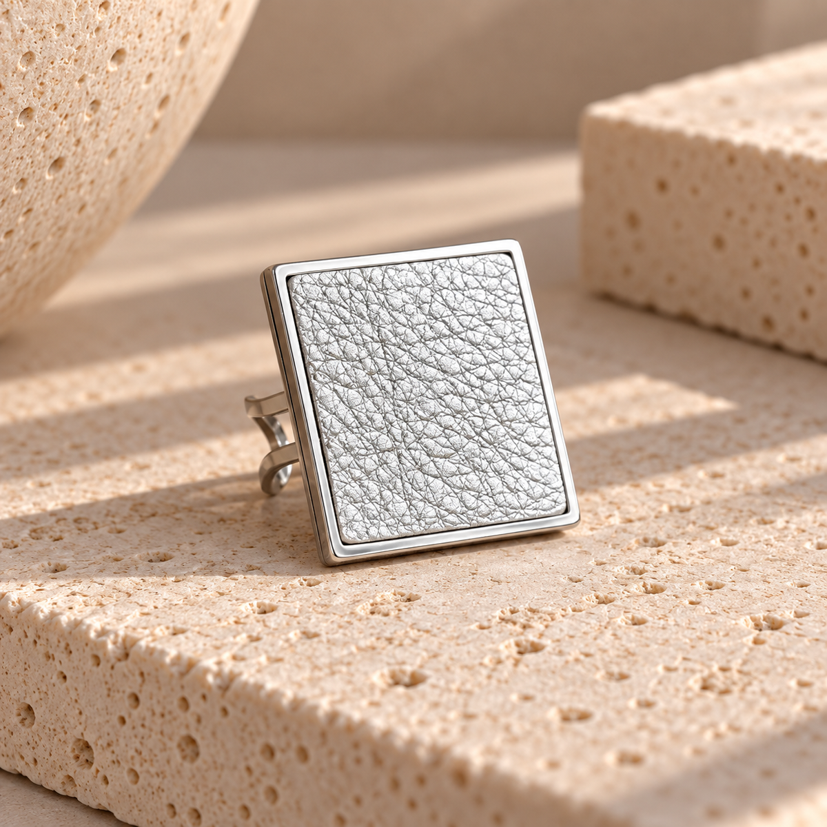 SQUARE LEATHER RING