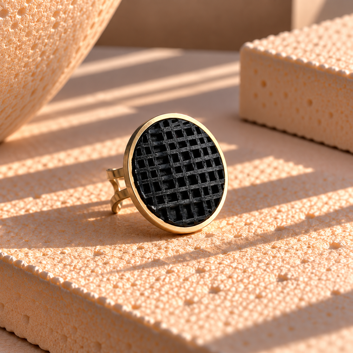 ROUND LEATHER RING