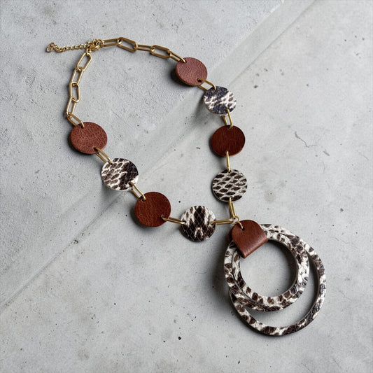 LEATHER CIRCLES NECKLACE
