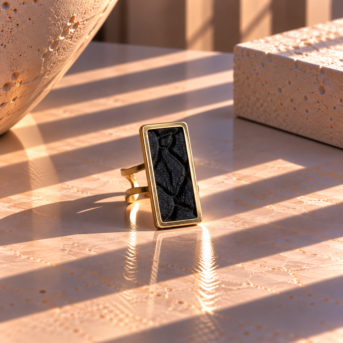 LEATHER RING