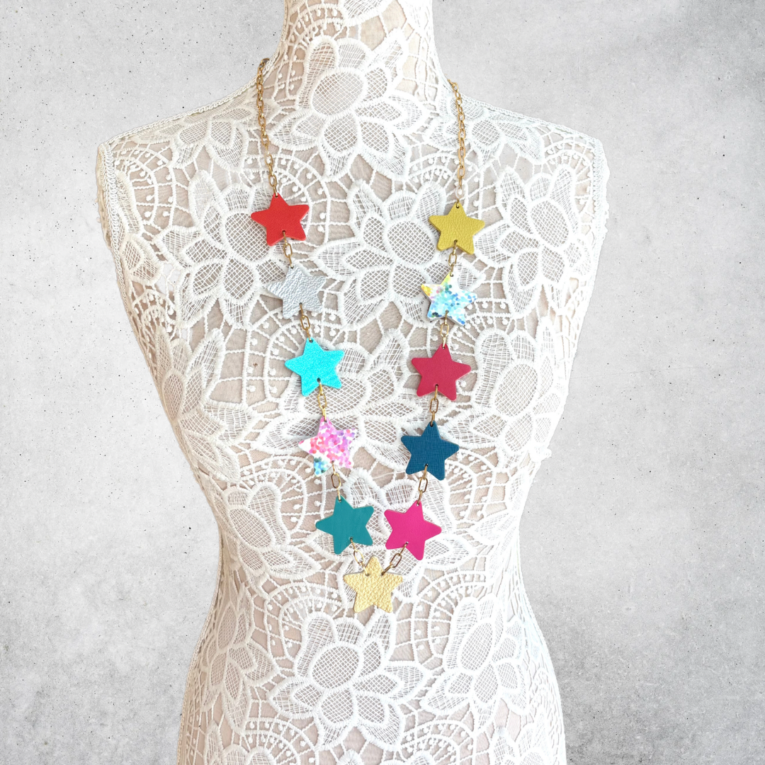 LEATHER STARS NECKLACE