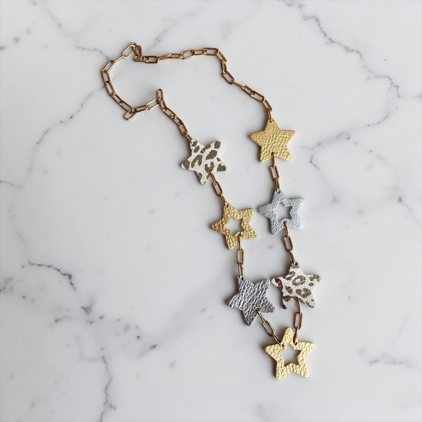 LEATHER STARS NECKLACE