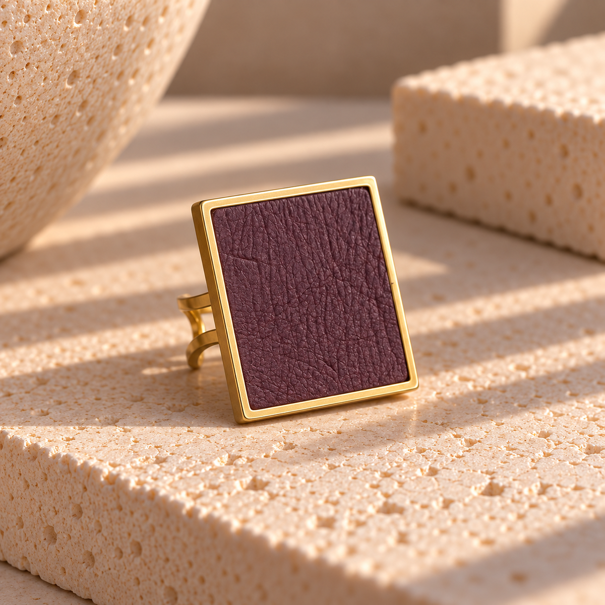 SQUARE LEATHER RING