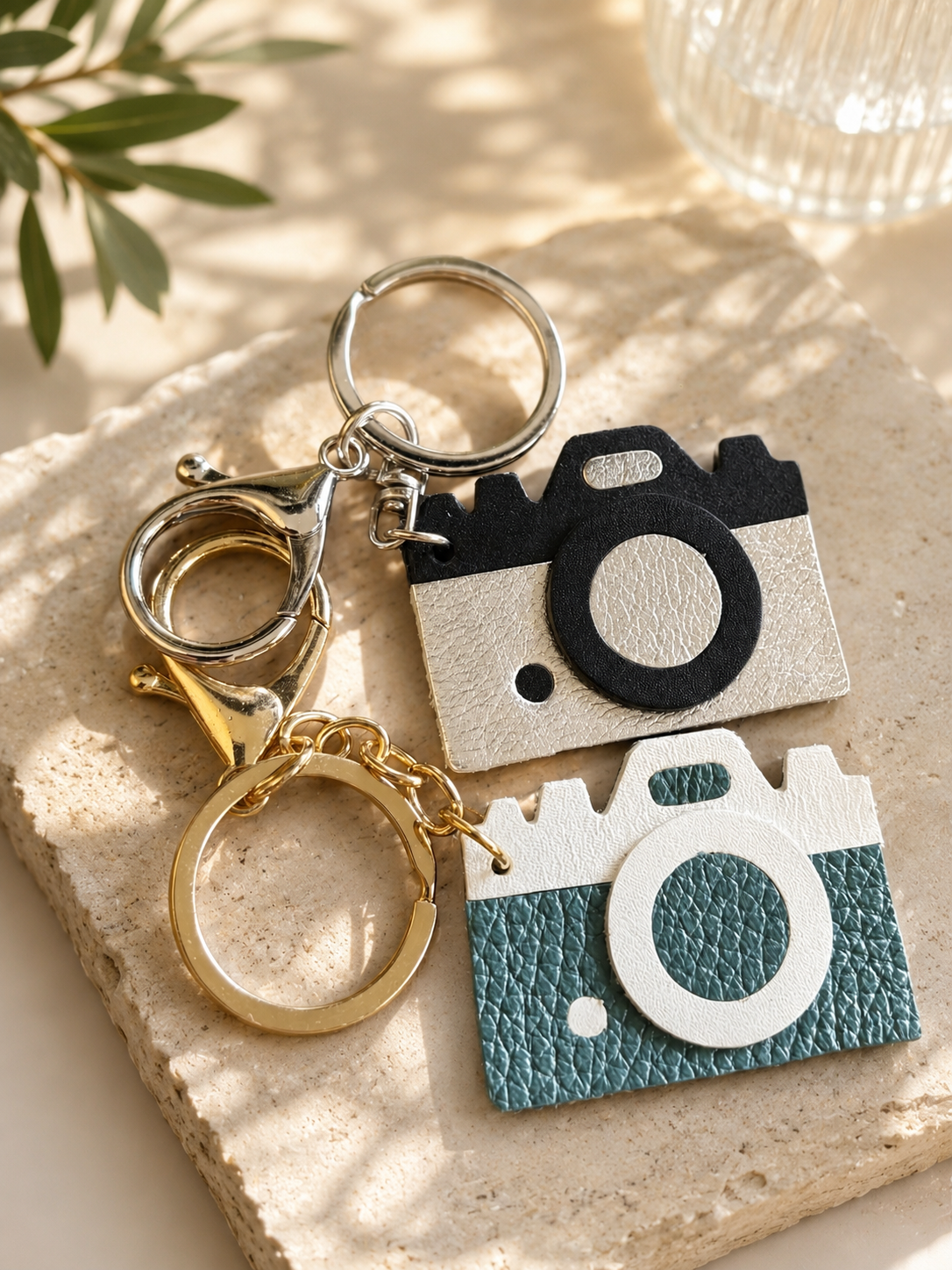 CAMERA KEYCHAIN / BAG CHARM