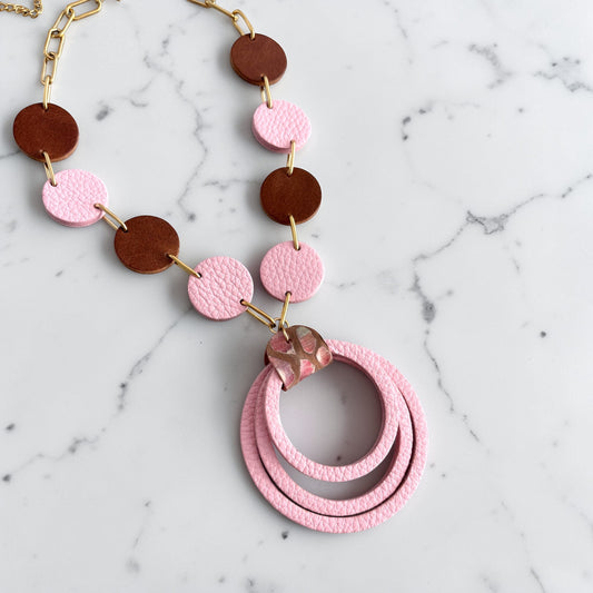 LEATHER CIRCLES NECKLACE